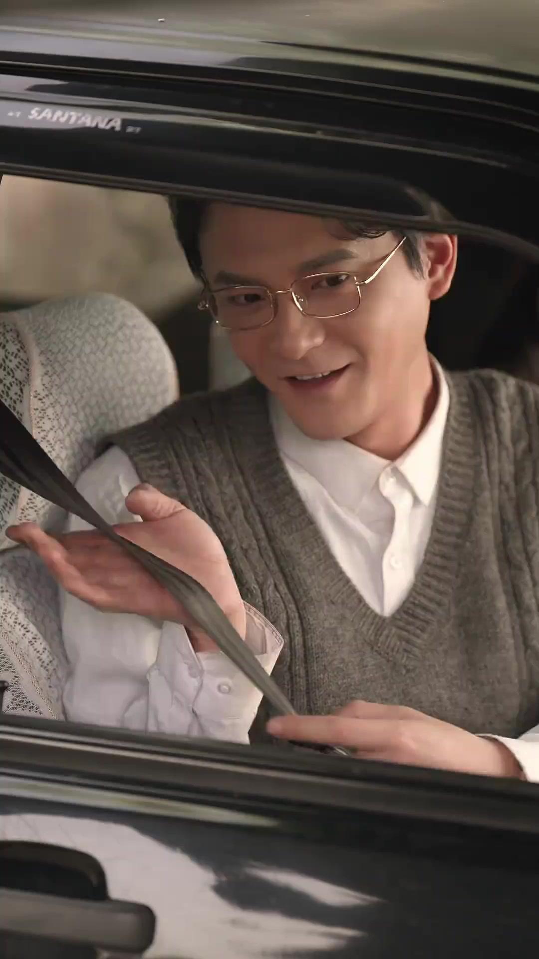 Cinta yang penuh bohongan