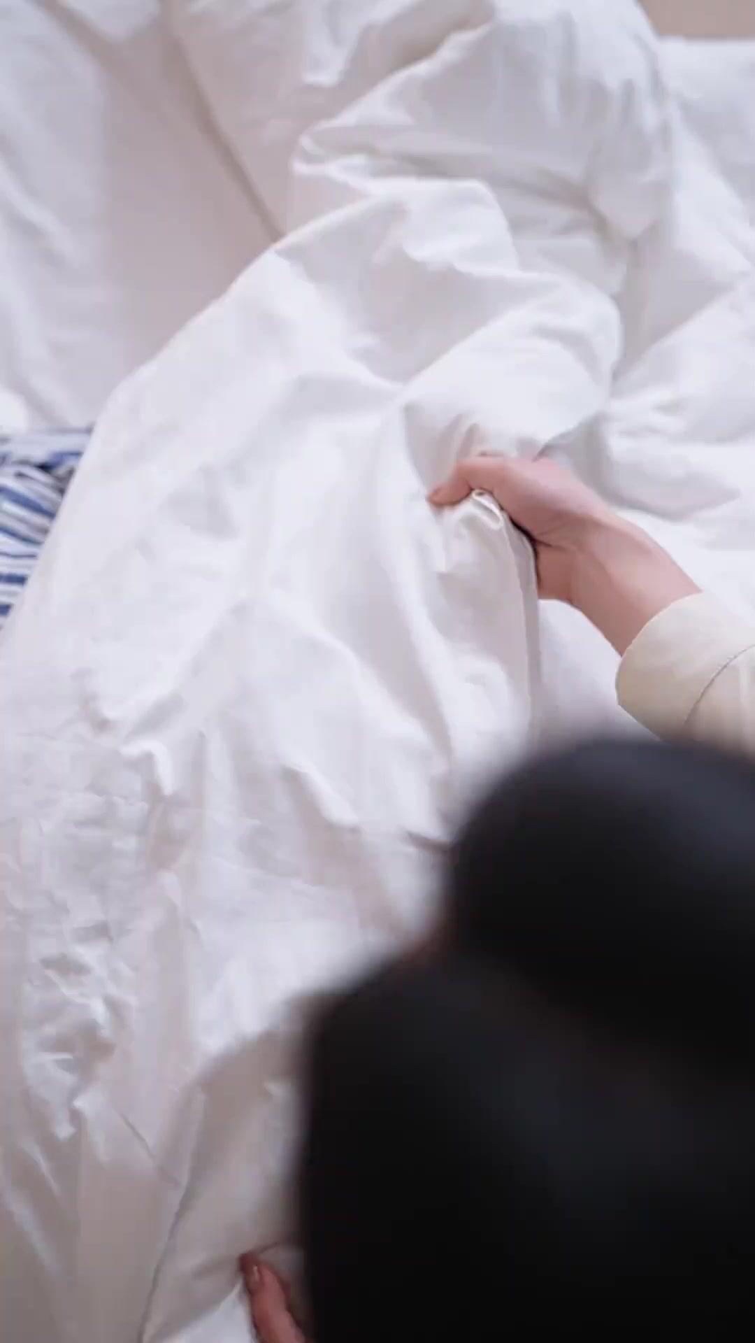 حين تظاهرتُ بالطاعة، أصبحتُ مدلّلةَ الكبير