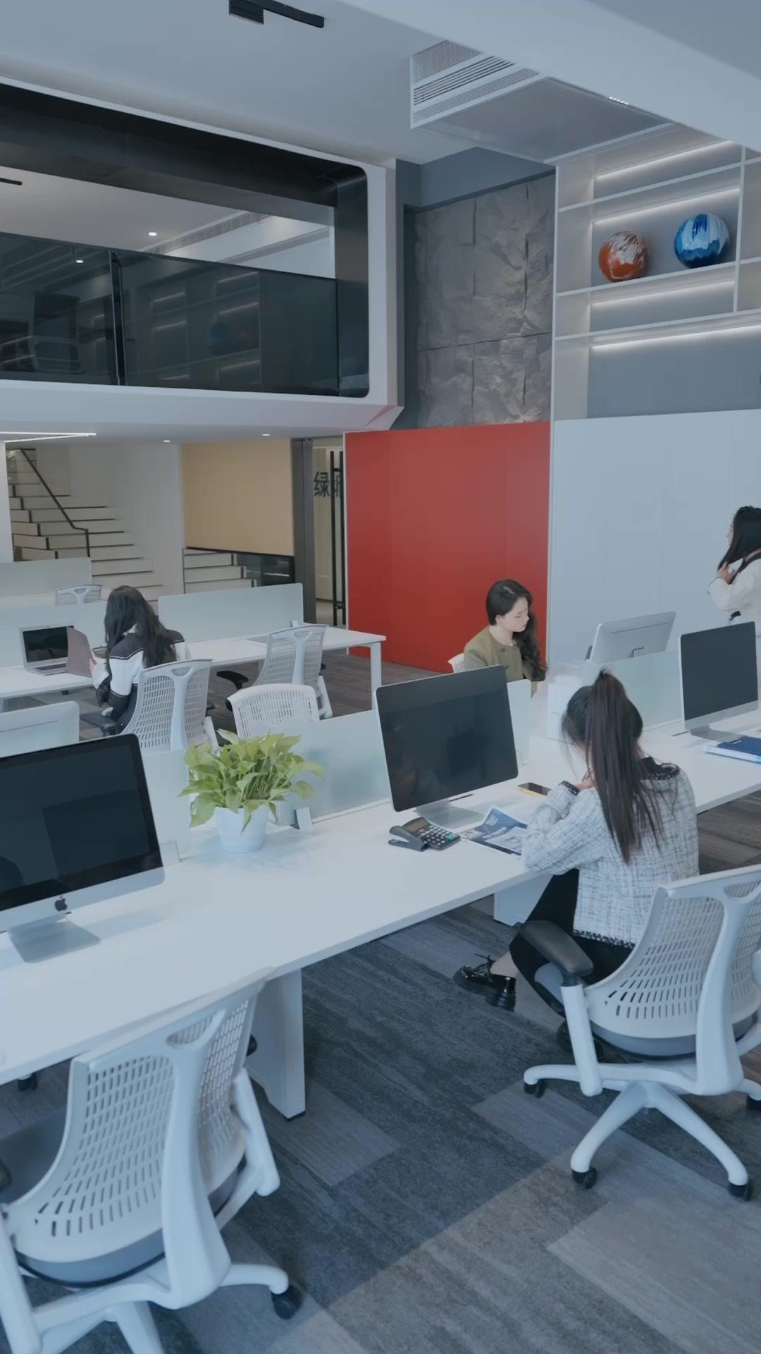 Istri Bos Bosan, Mulai Kerja Hari Ini