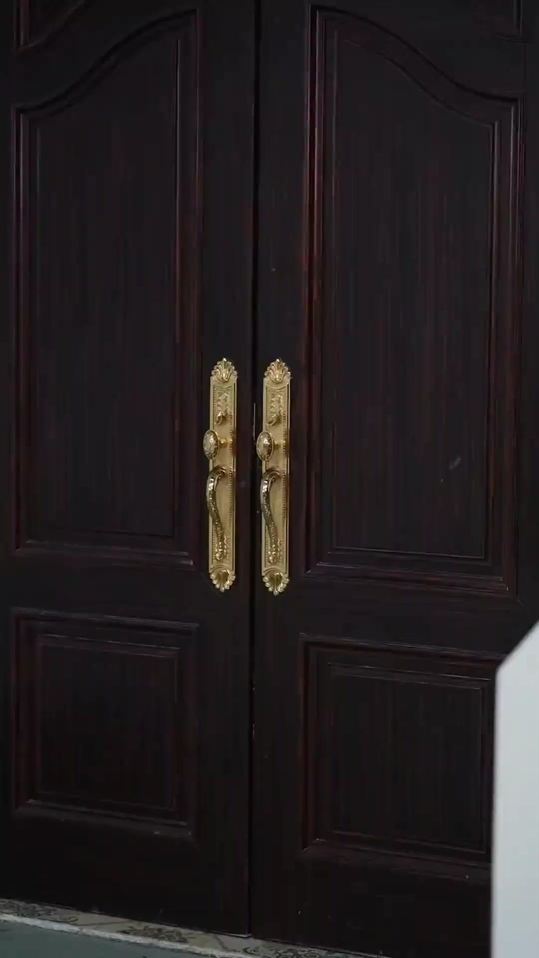 (Sulih suara) Primadona dan Pengawalnya