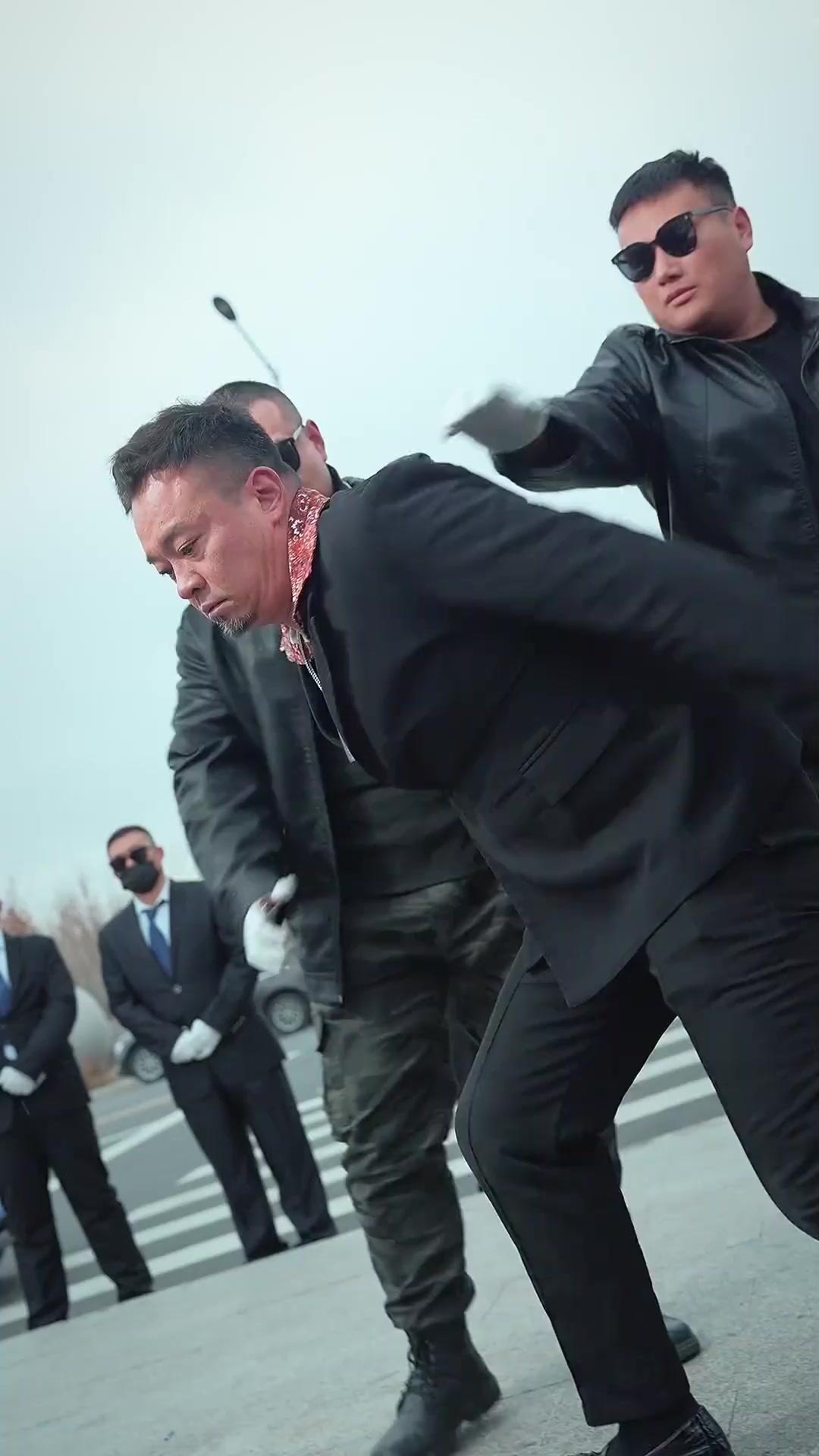 (مدبلج) أسطورة التنين العائد