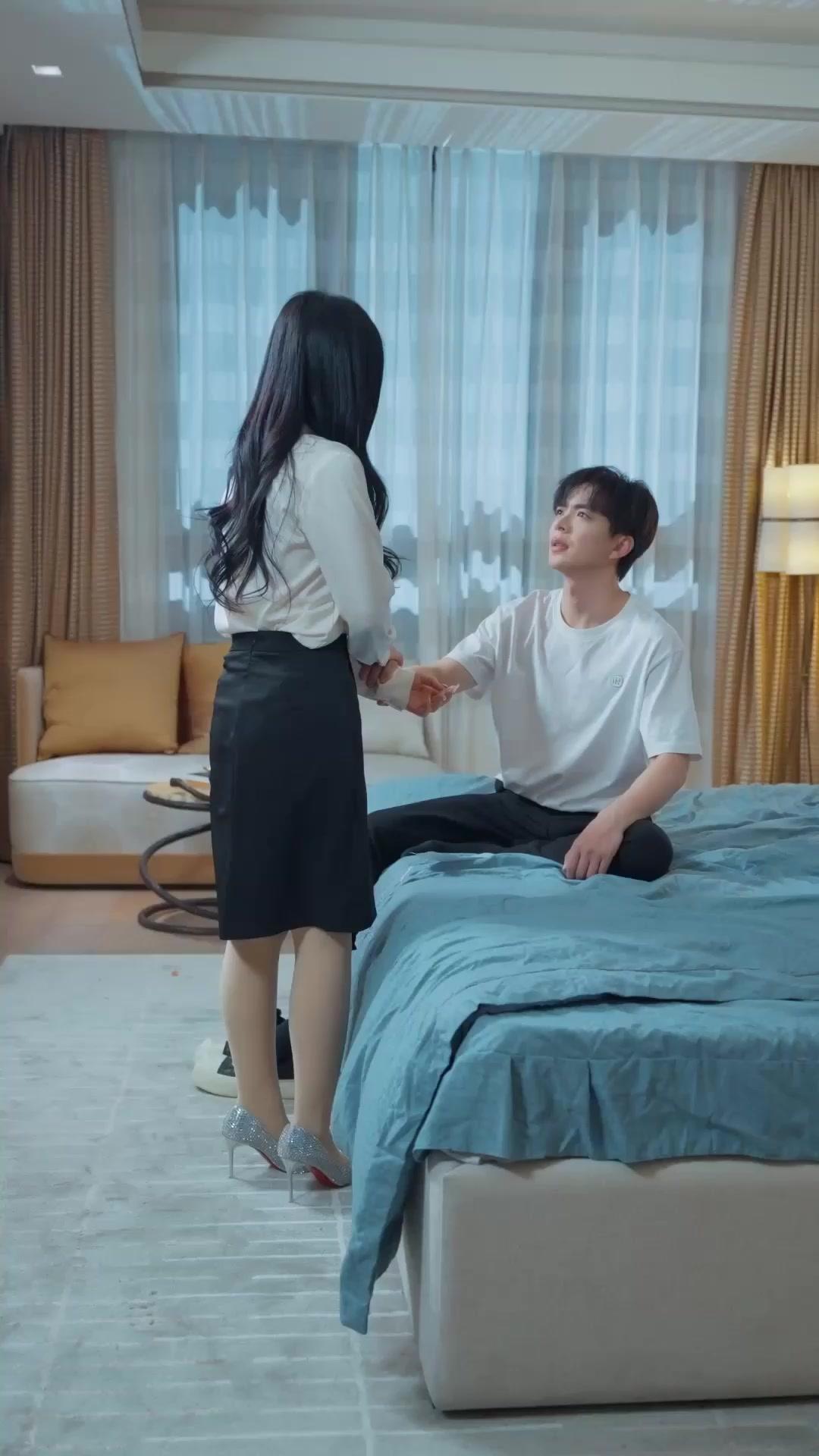 Bankrupt Husband, Old-Money Lover