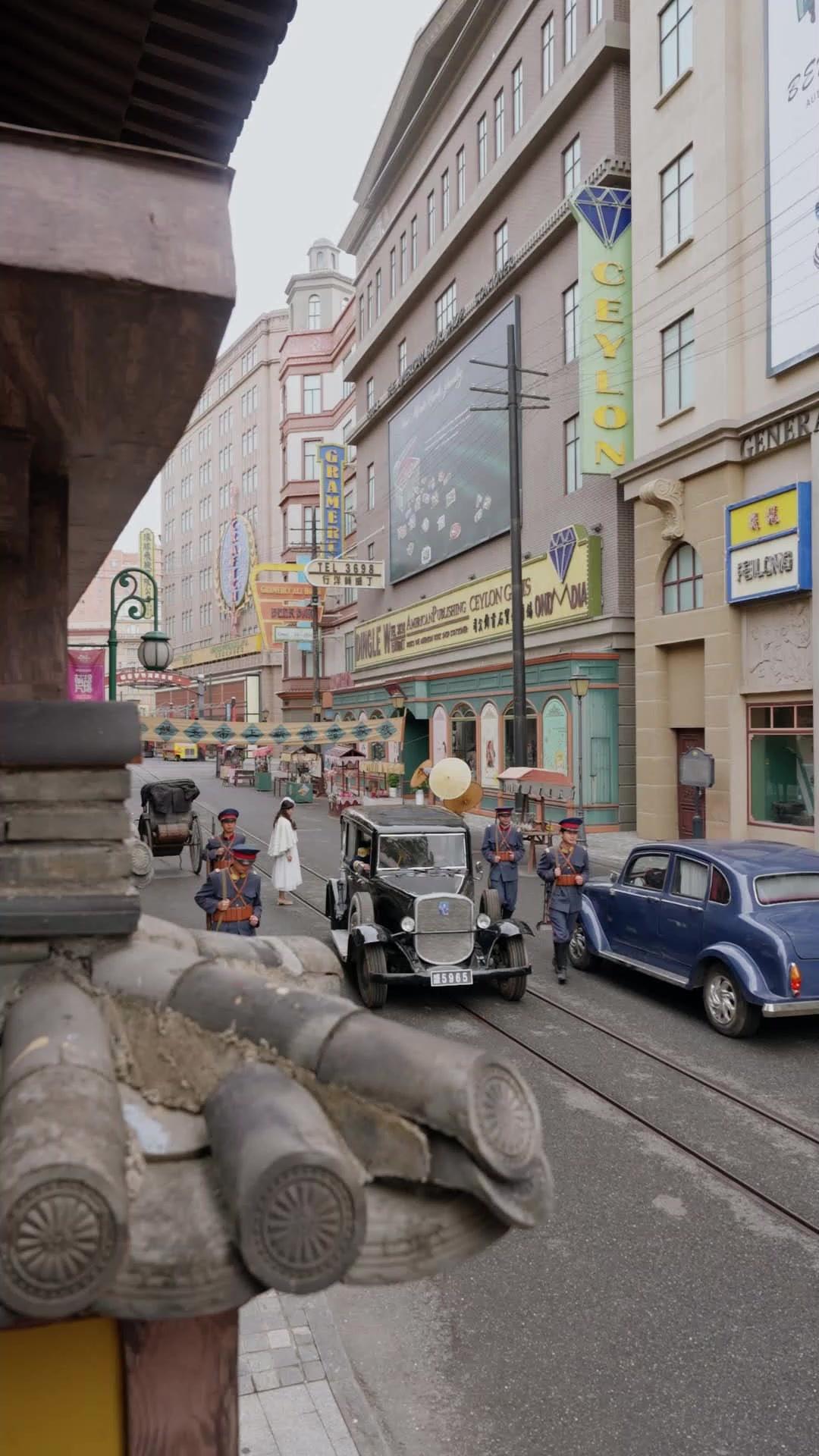 LA PETITE MAÎTRESSE DES OMBRES