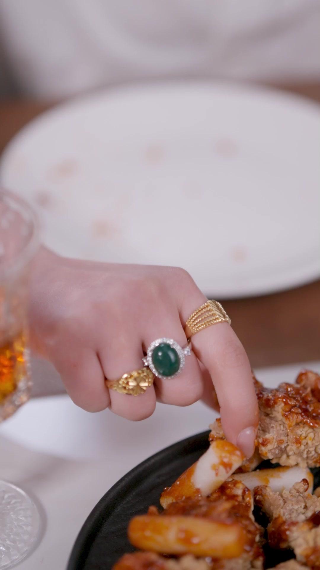 Sotto Mentite Spoglie