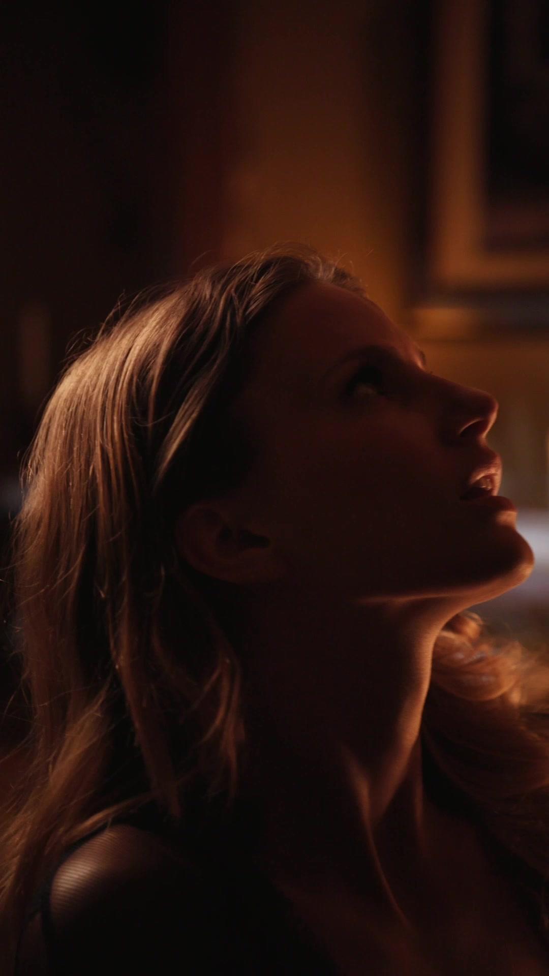 PRISONNIÈRE DE LA MAFIA