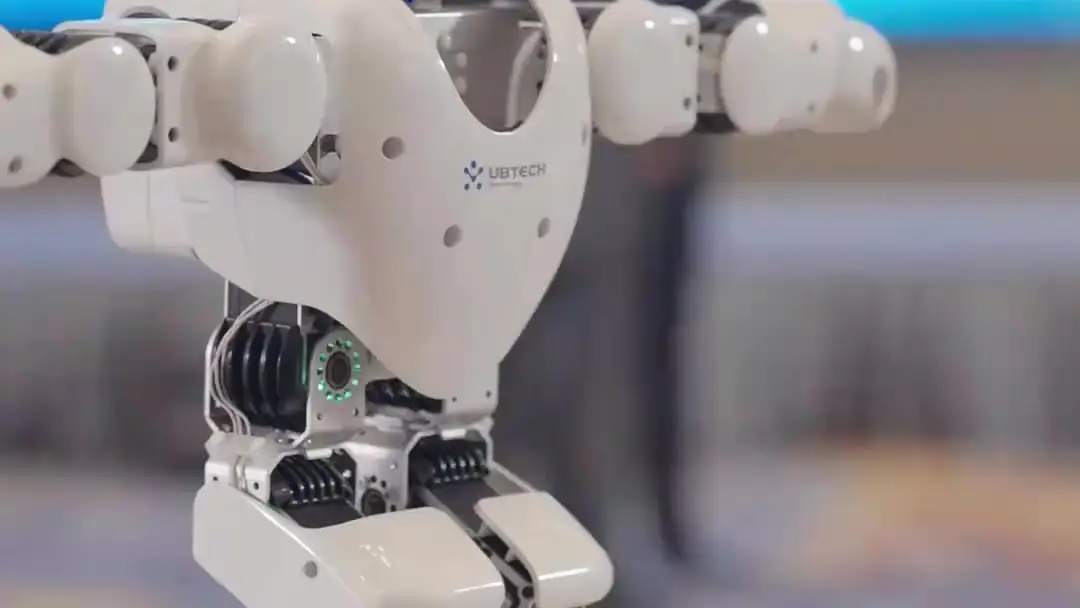 (Doublage) MA FEMME, LA PDG : Quand les enchères révèlent les masques