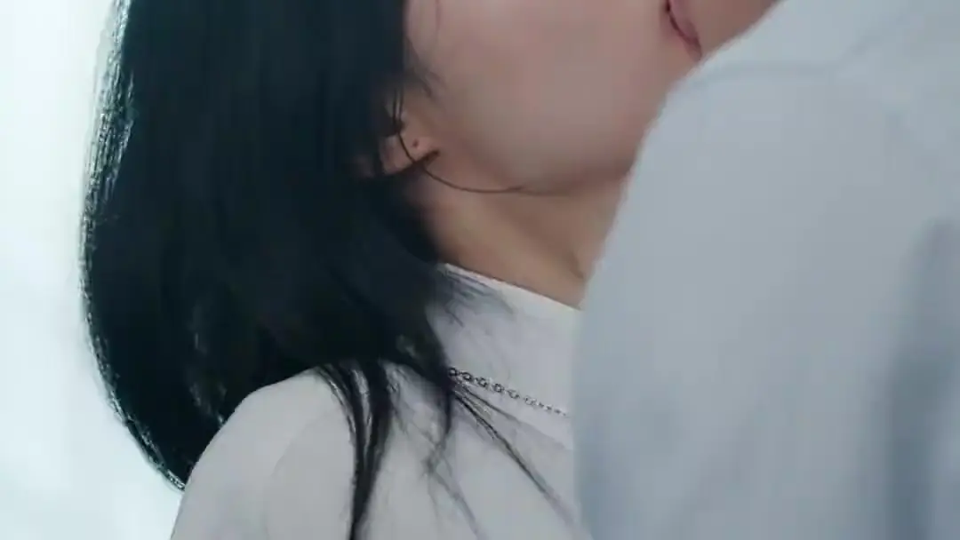 第二生的浪漫反擊：藍布包裡藏著誰的命運轉折？