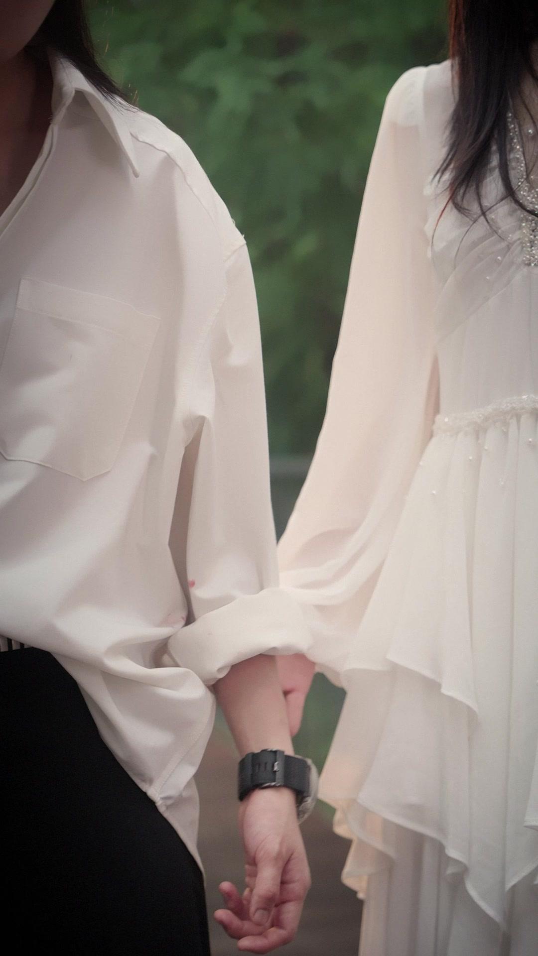 어둠 속에 찾아온 빛