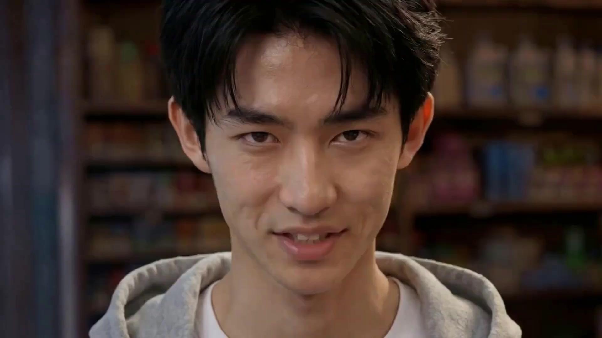 (مدبلج) تاجر العوالم