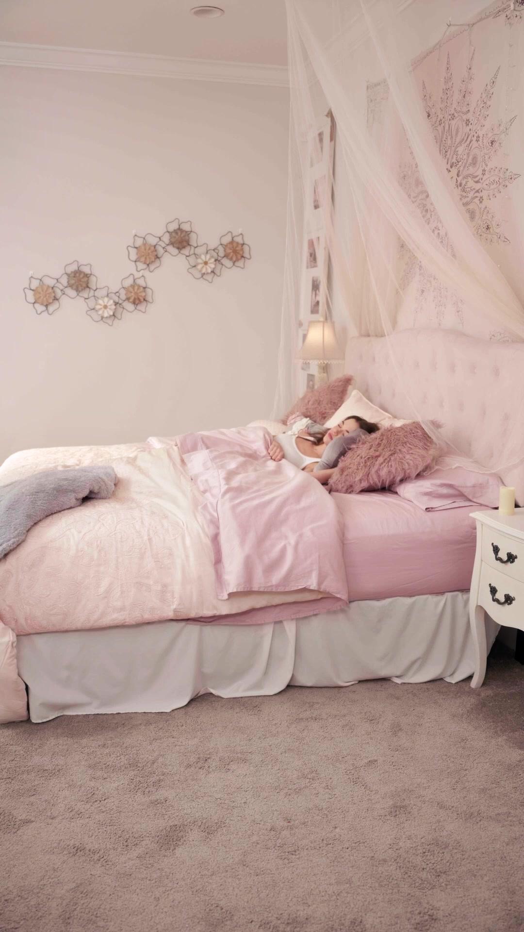 Oops! Nerdy Girl Is My Kitten