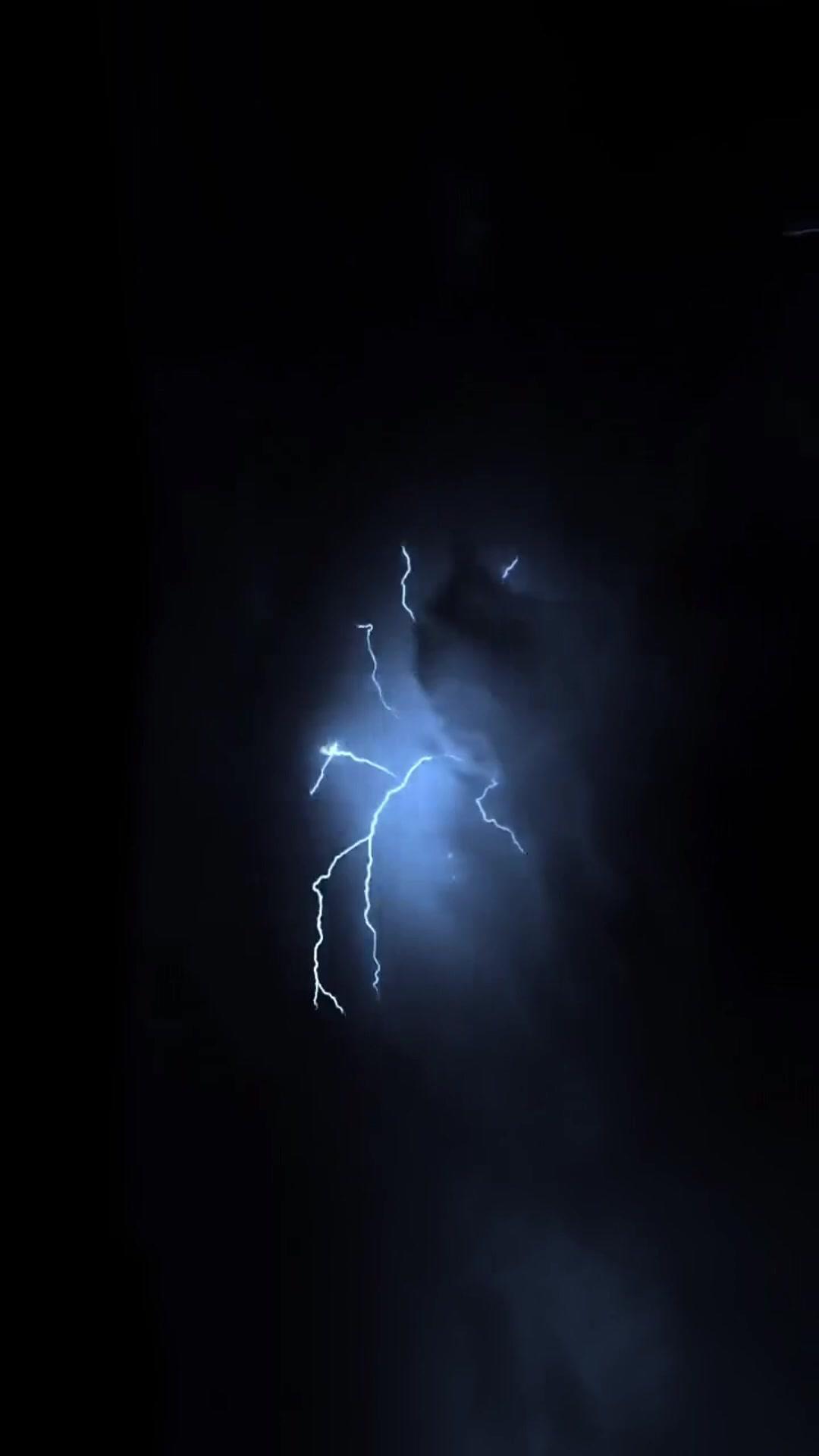 萌寶預知劇情後，全家逆襲殺瘋了