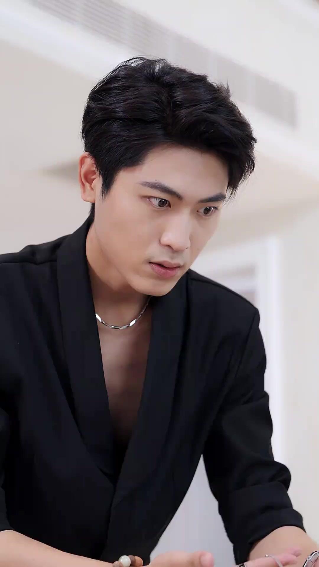 (Doblado) ¿No soy su esposa legítima?