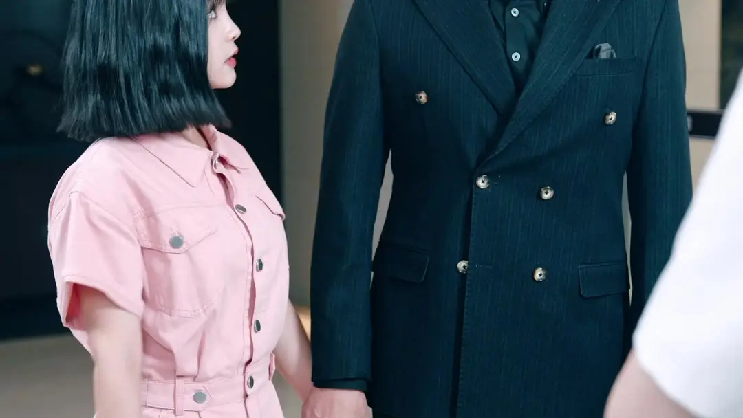 Two Women, One Room, Zero Chill