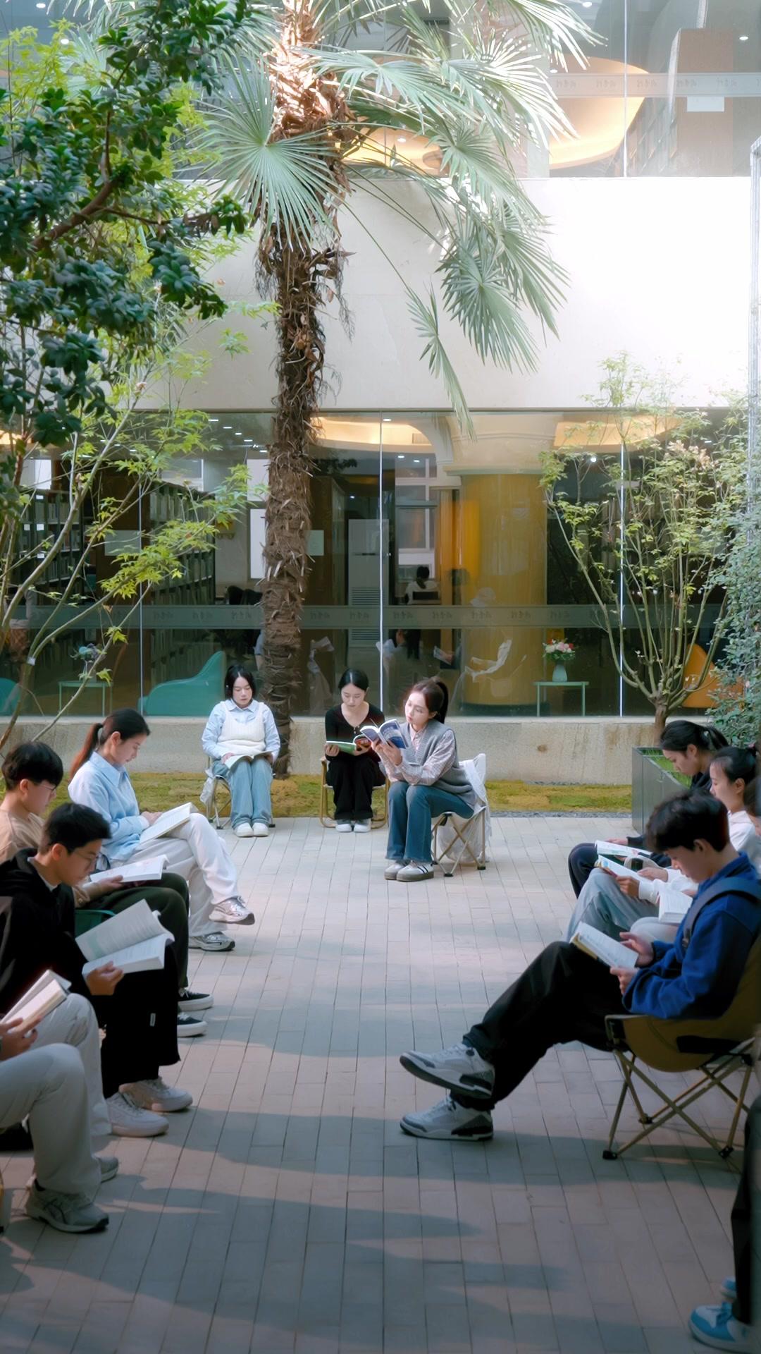 碩導，我的合約金主倒台了