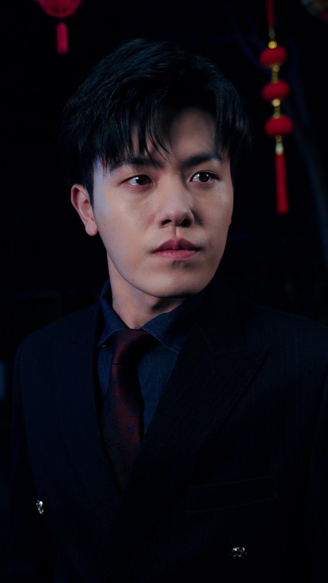 LE SECRET DERRIÈRE DE LA PORTE