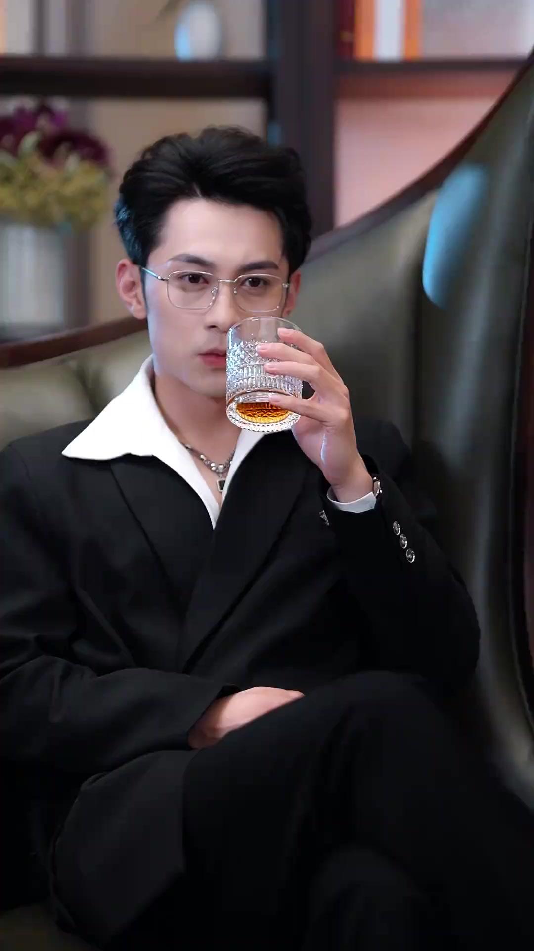 Menikah Dengan Bos Kaya