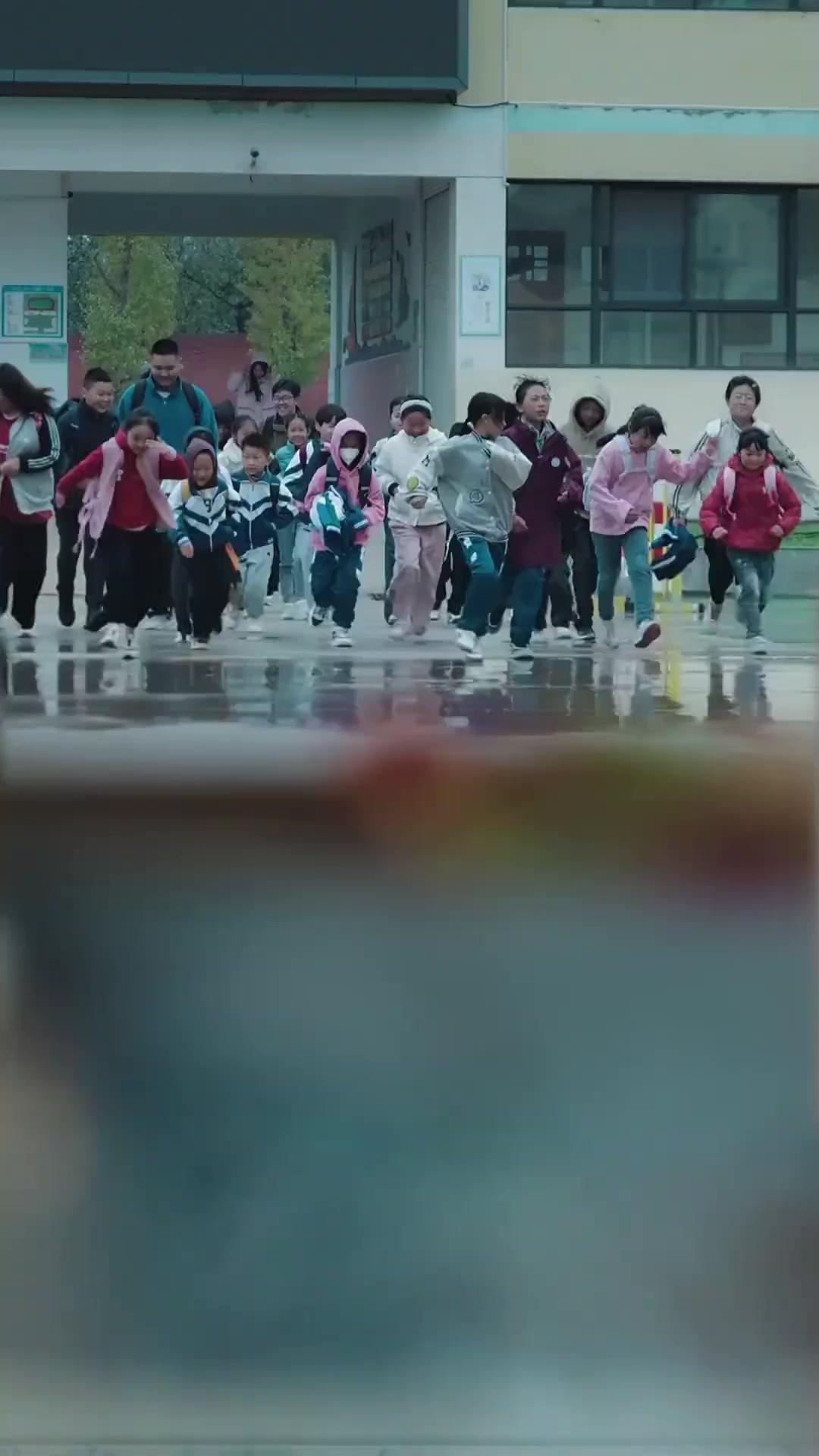 أبي الغبي أو الغني؟