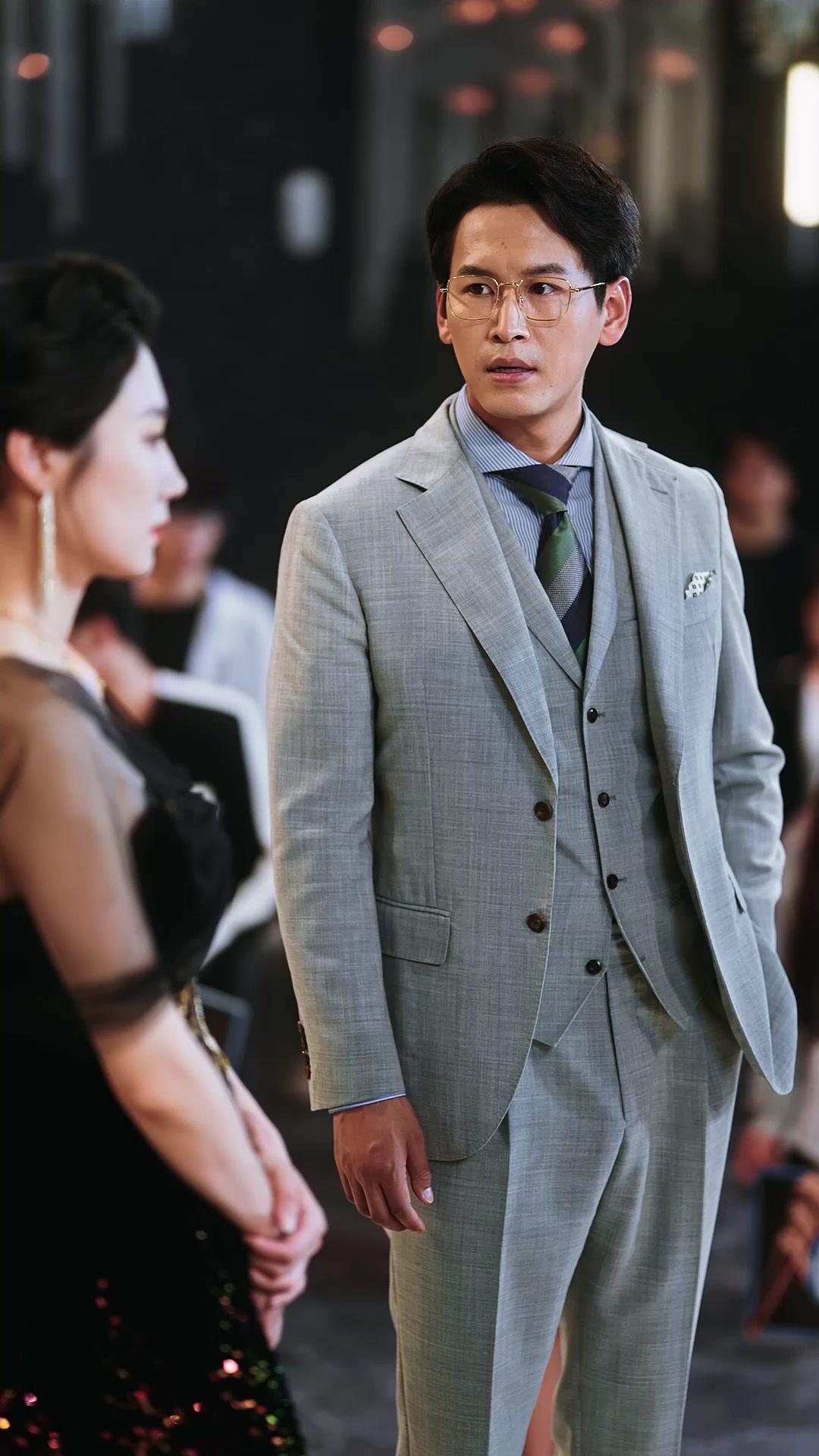 Mic in Hand, Ex on Knees