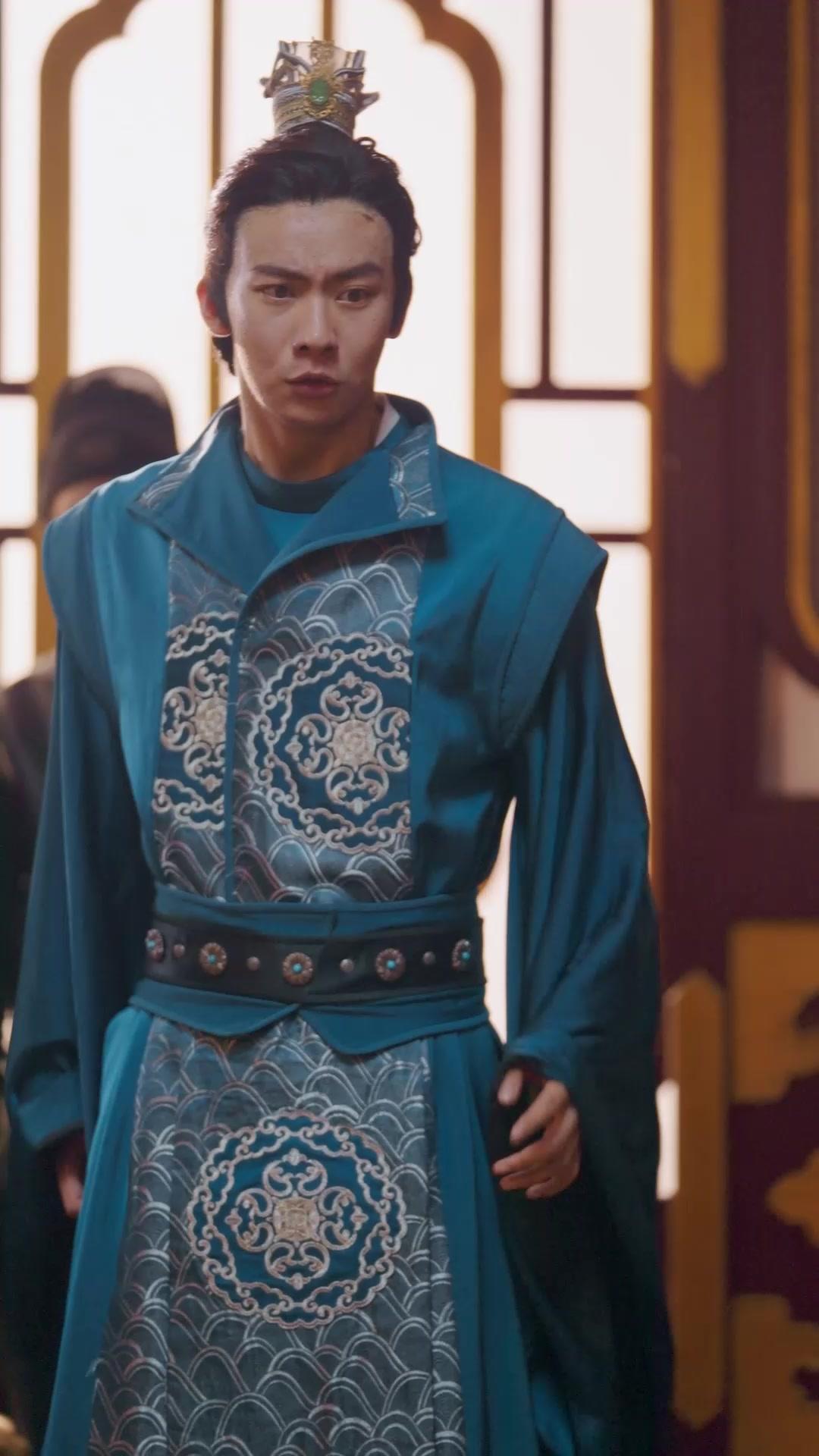 Percaturan Takdir Di Istana