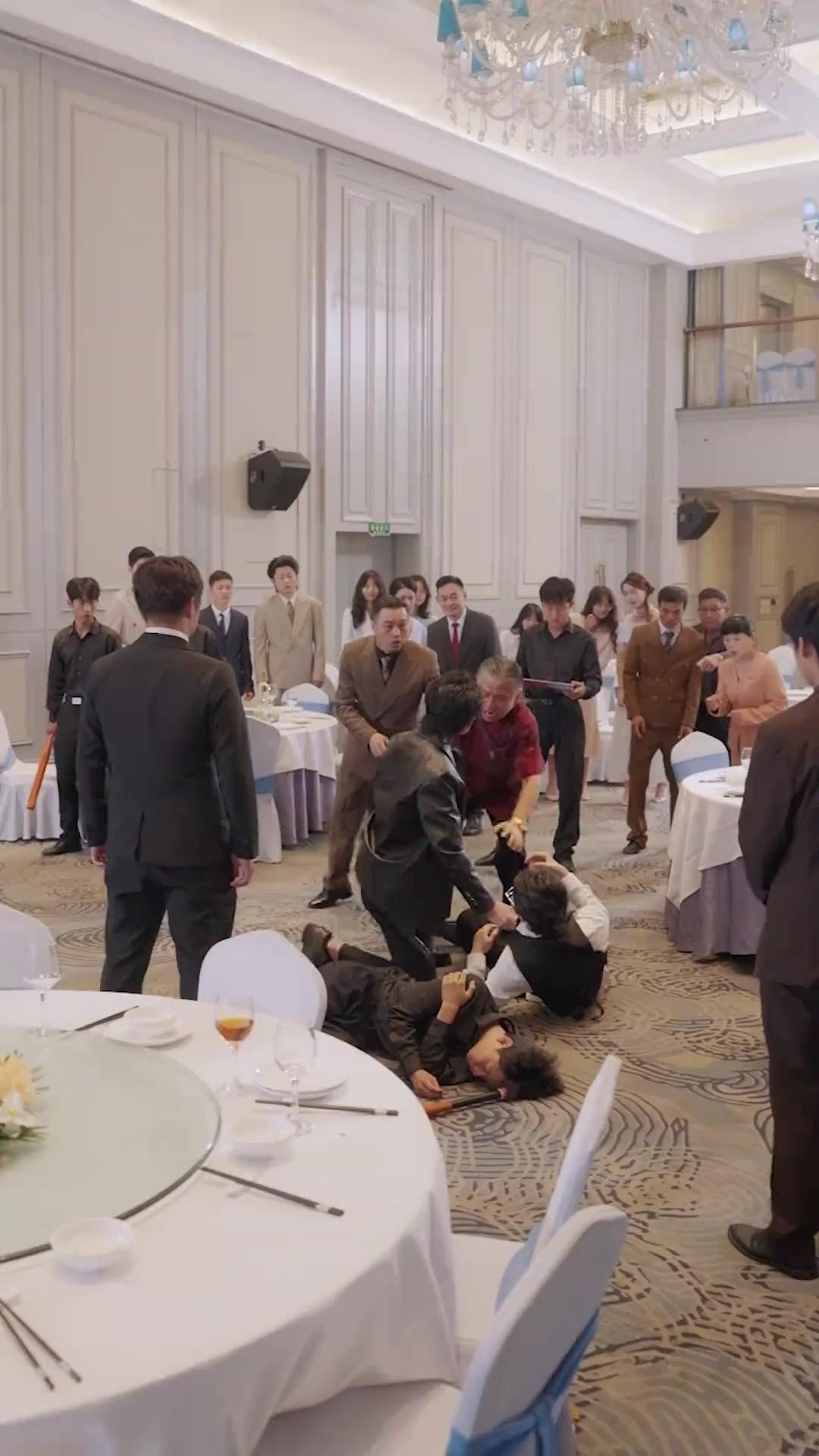 ¡Ella es mi nuera, respetenla!