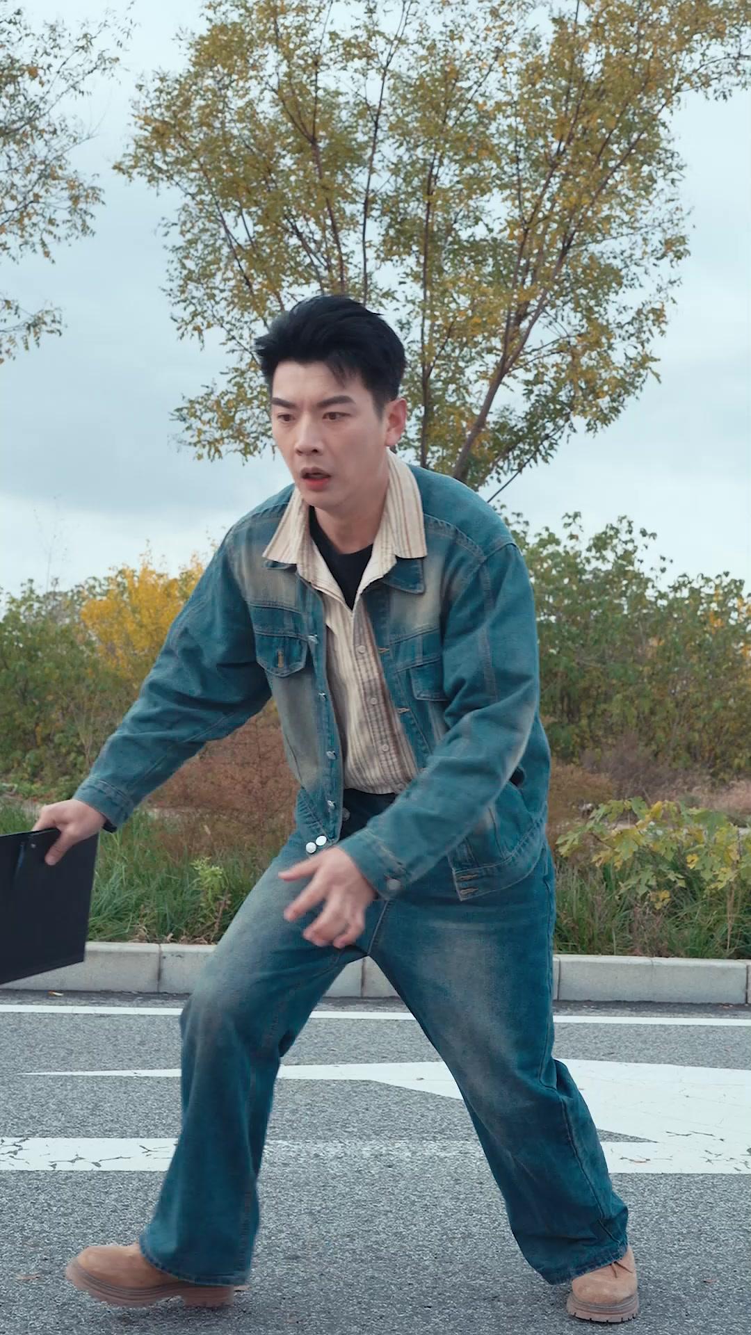 義薄雲天江湖路