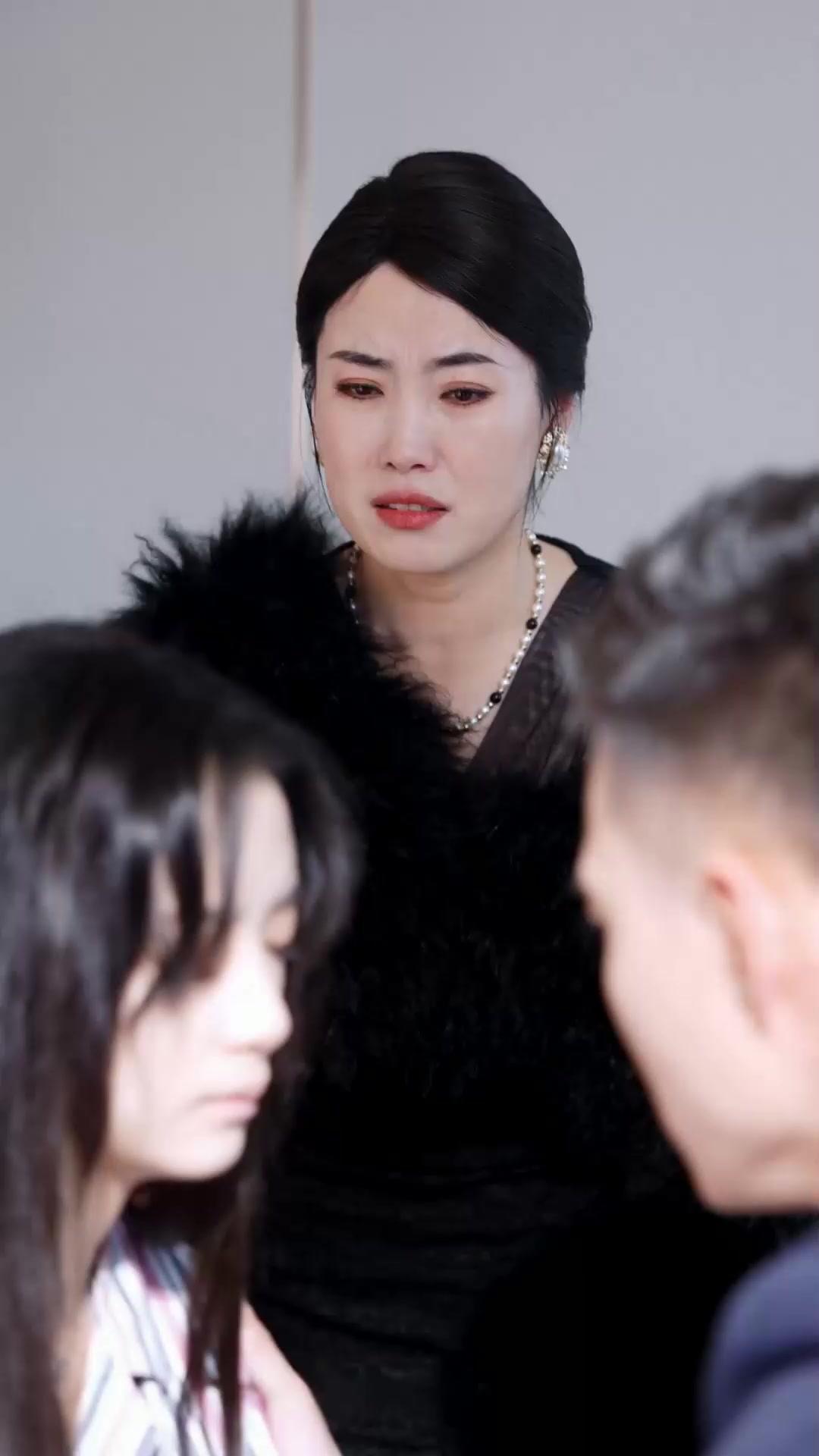 (Dubbed)Winter Romance at the Grand Hotel