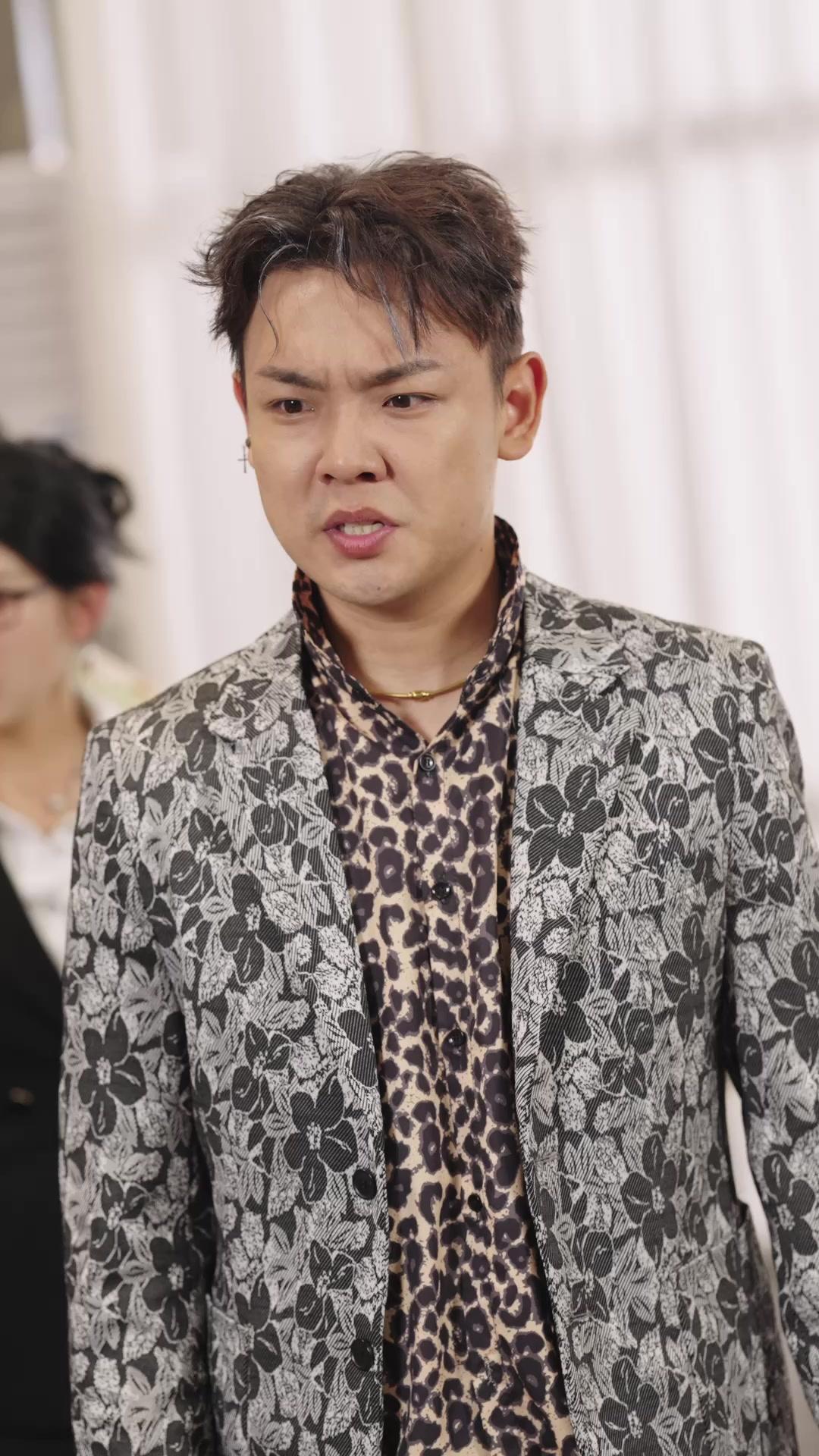 Mantan Dewa Perang: Diincar Wanita Cantik