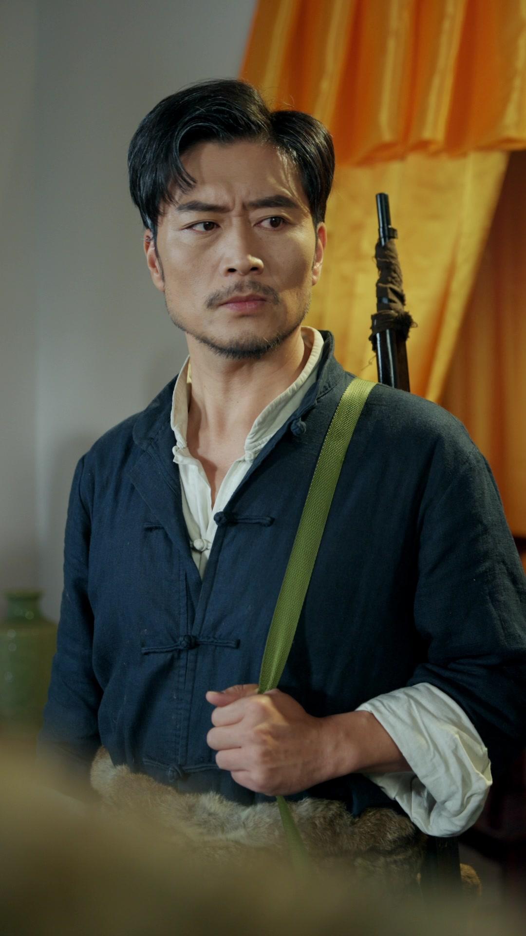 哀牢山驚魂人面熊