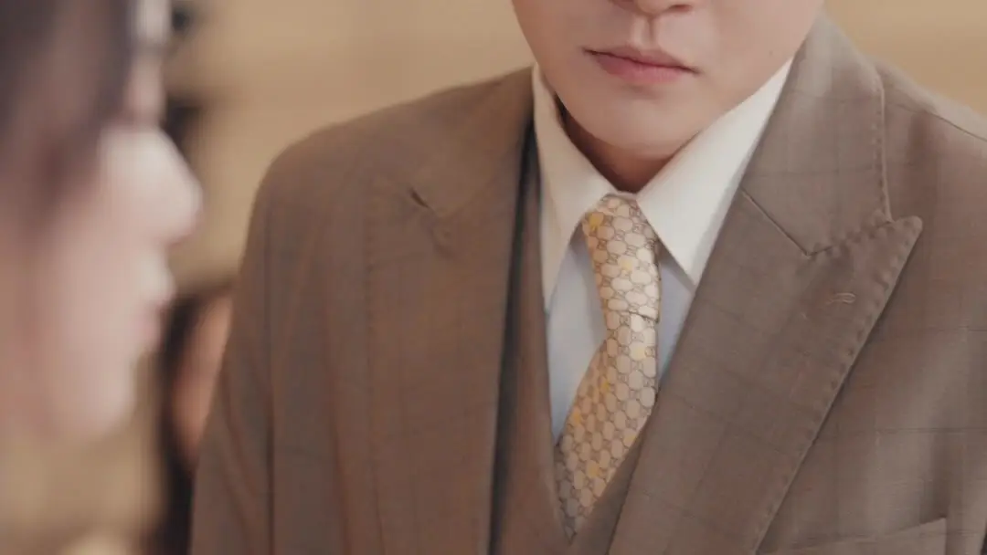 Bella’s Journey to Happiness: When a Bow Collar Speaks Louder Than Words