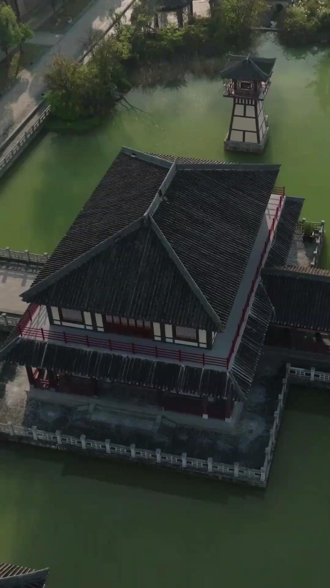 الأميرة العظمى لم تعد تتخفى