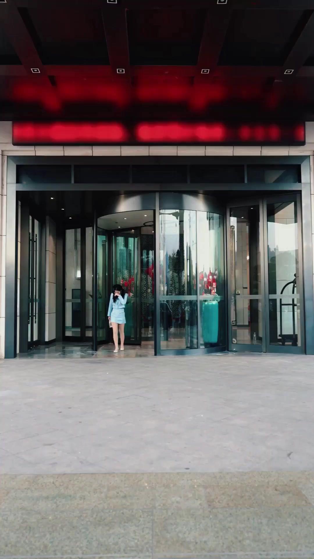 (吹き替え) SSSSS級・獄中龍の帰還無双