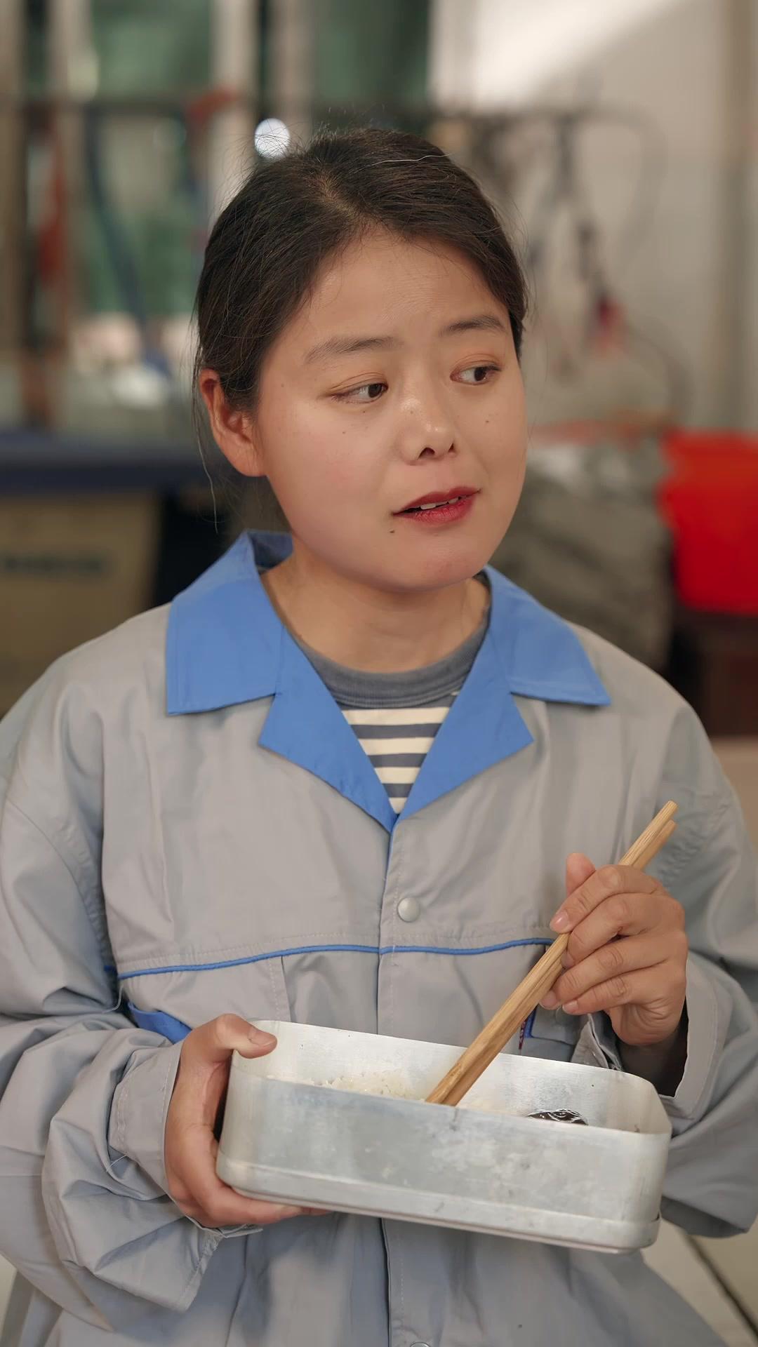 Cinta yang penuh bohongan