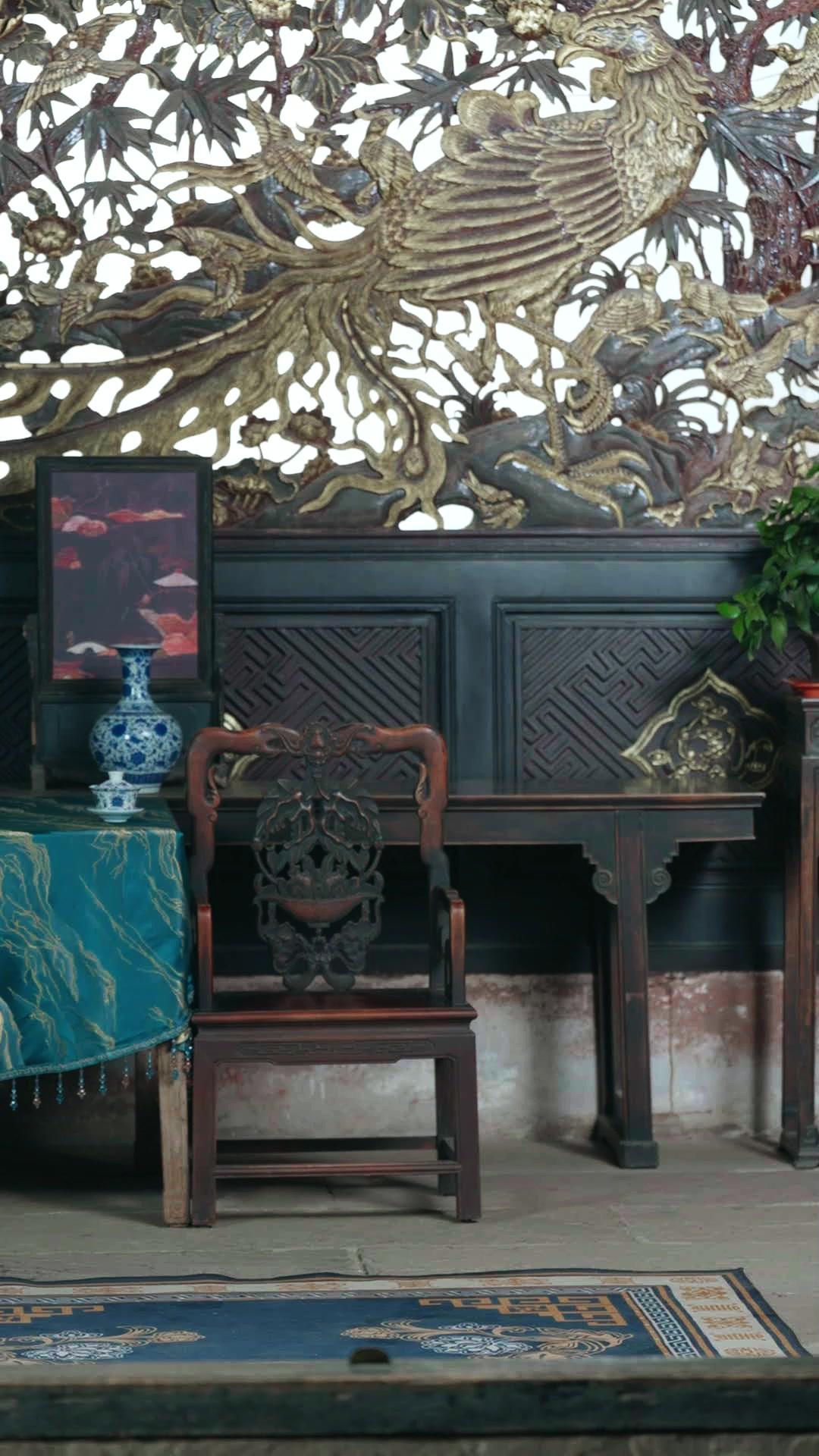 Satu Pukul Kayu, Dunia Tunduk