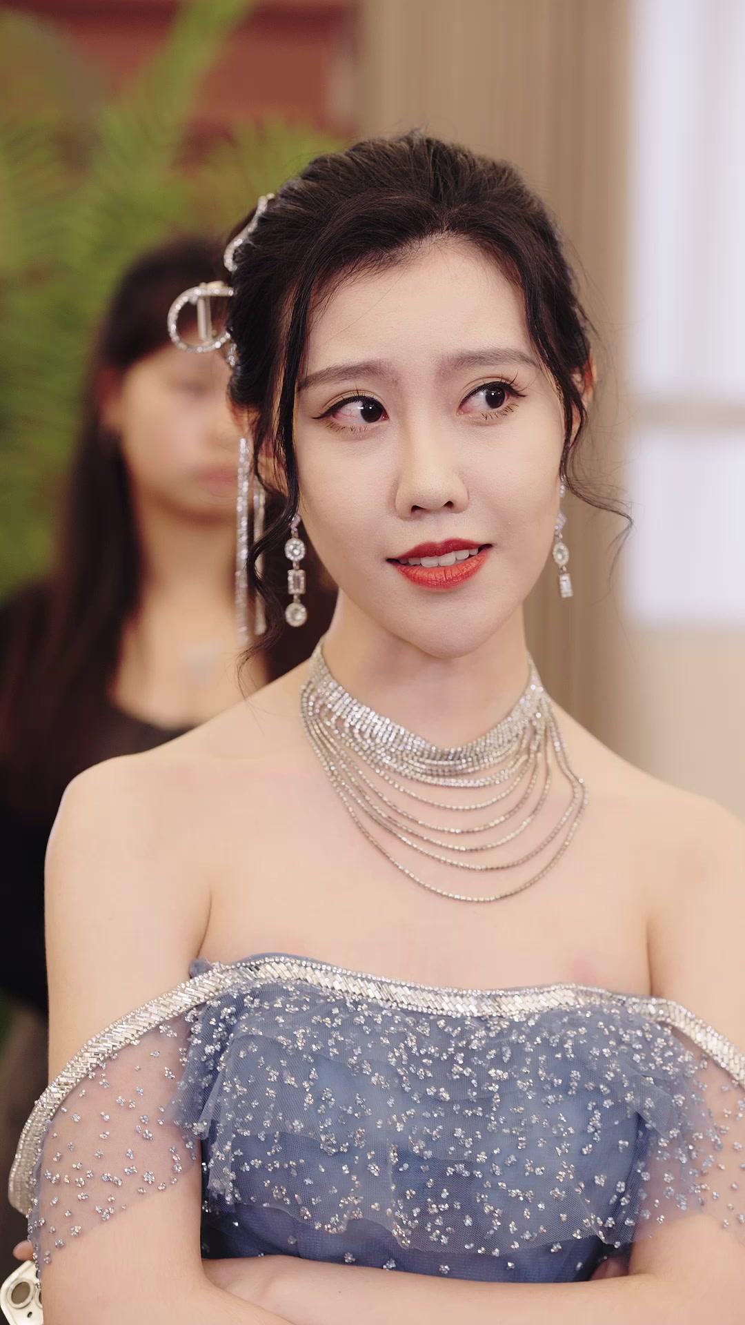 MAMAN MÉNAGÈRE : SON RETOUR FOU