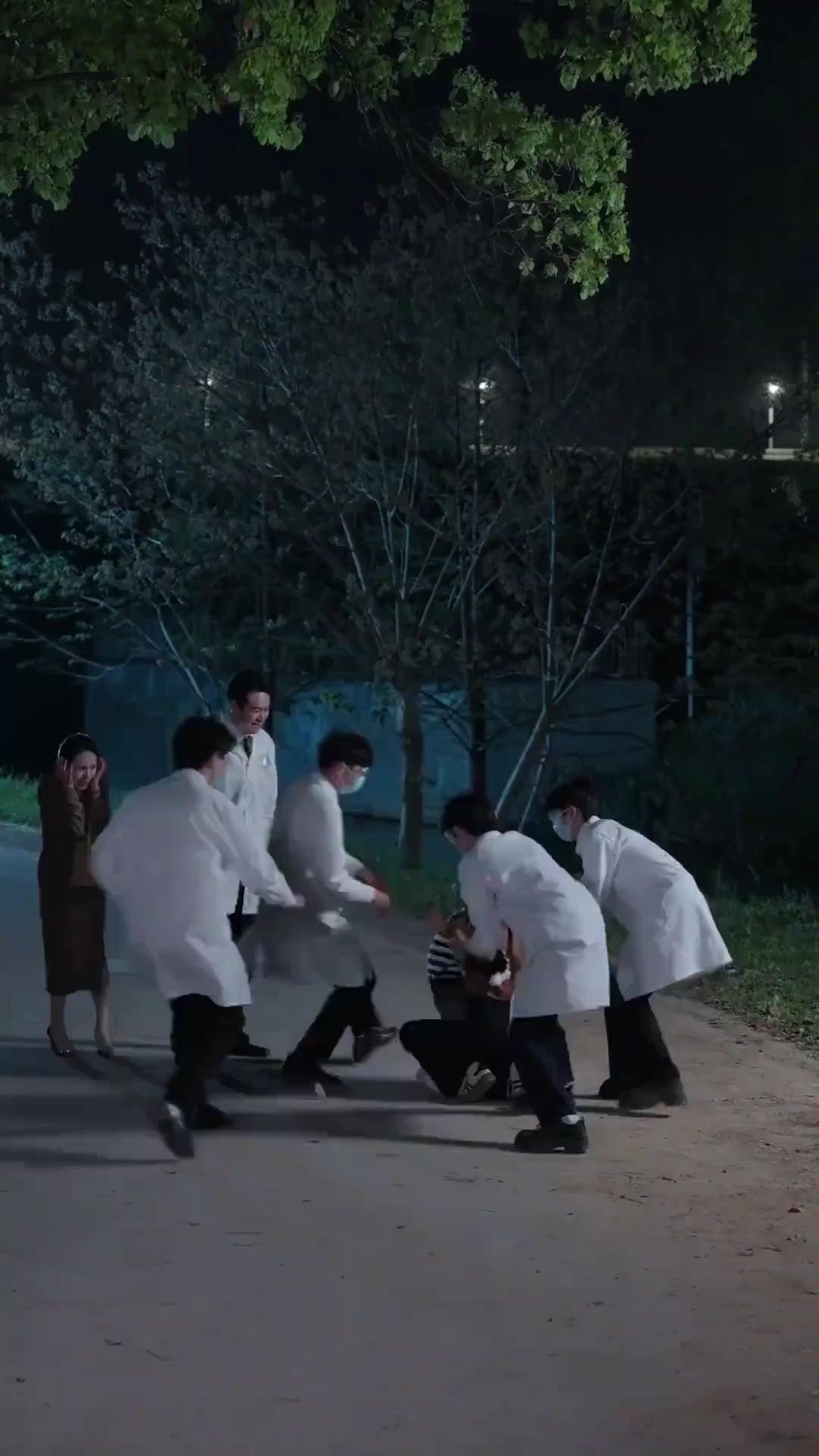 (Doblado) Papá Lobo Regresó