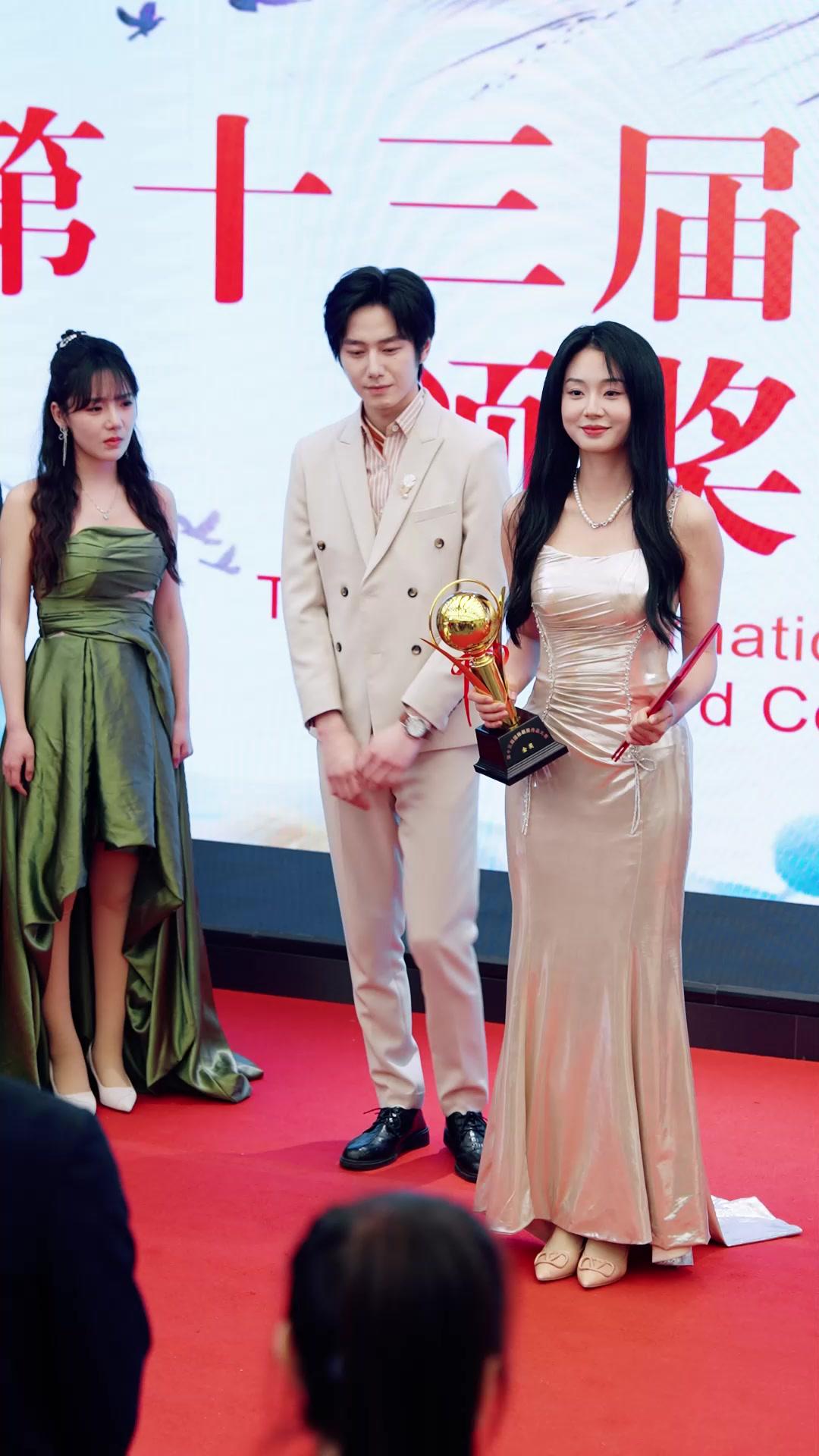 Minha irmã adotiva tirou tudo de mim