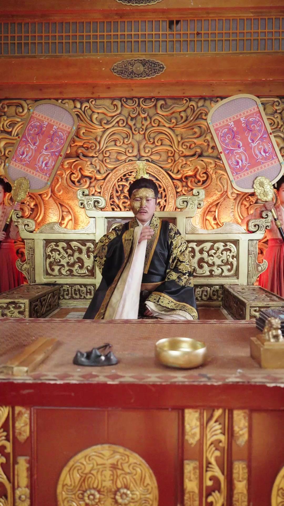 Calon Kaisar Tanpa Mahkotanya