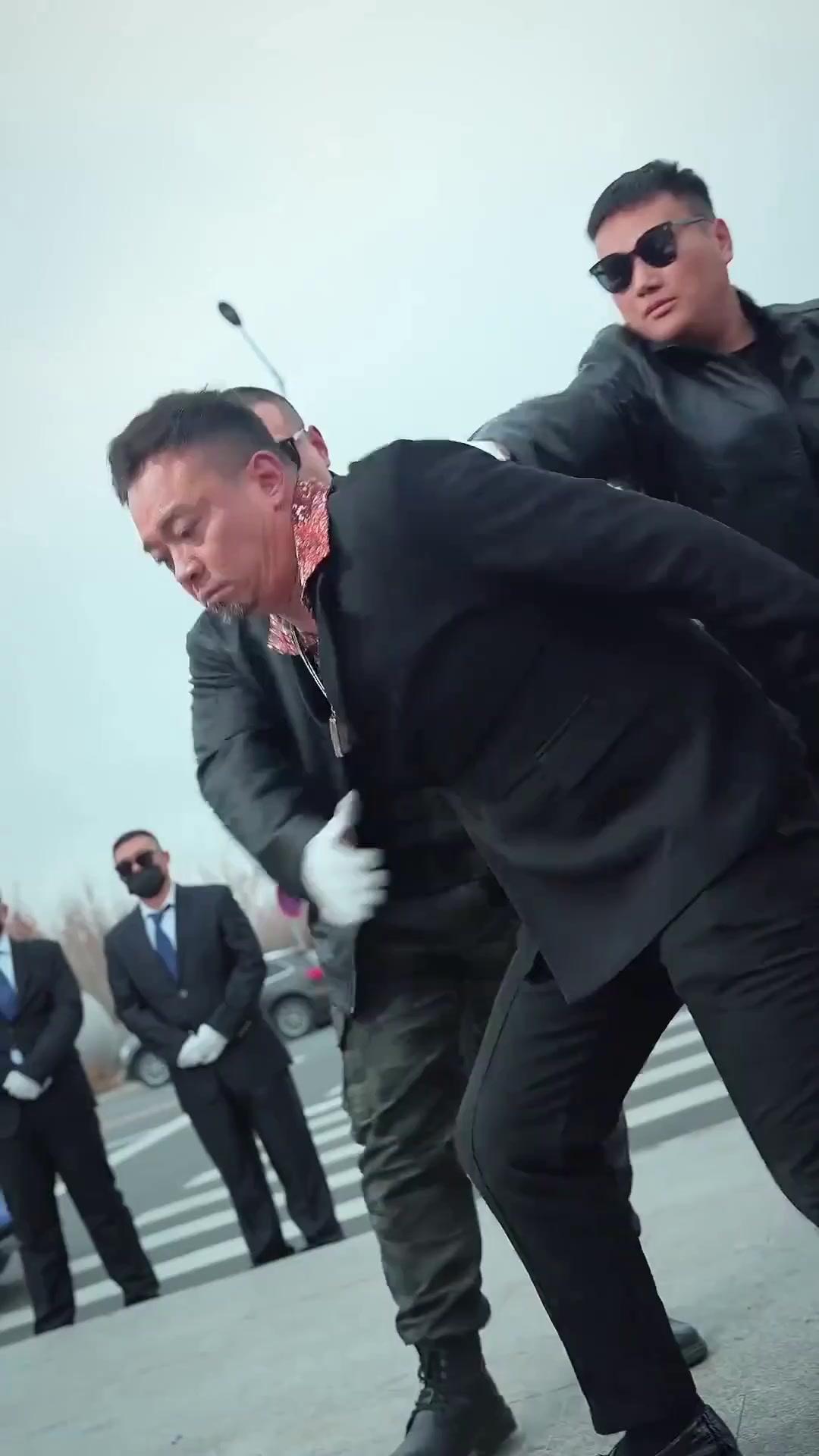 (Sulih suara) Gejolak di Dunia Hitam