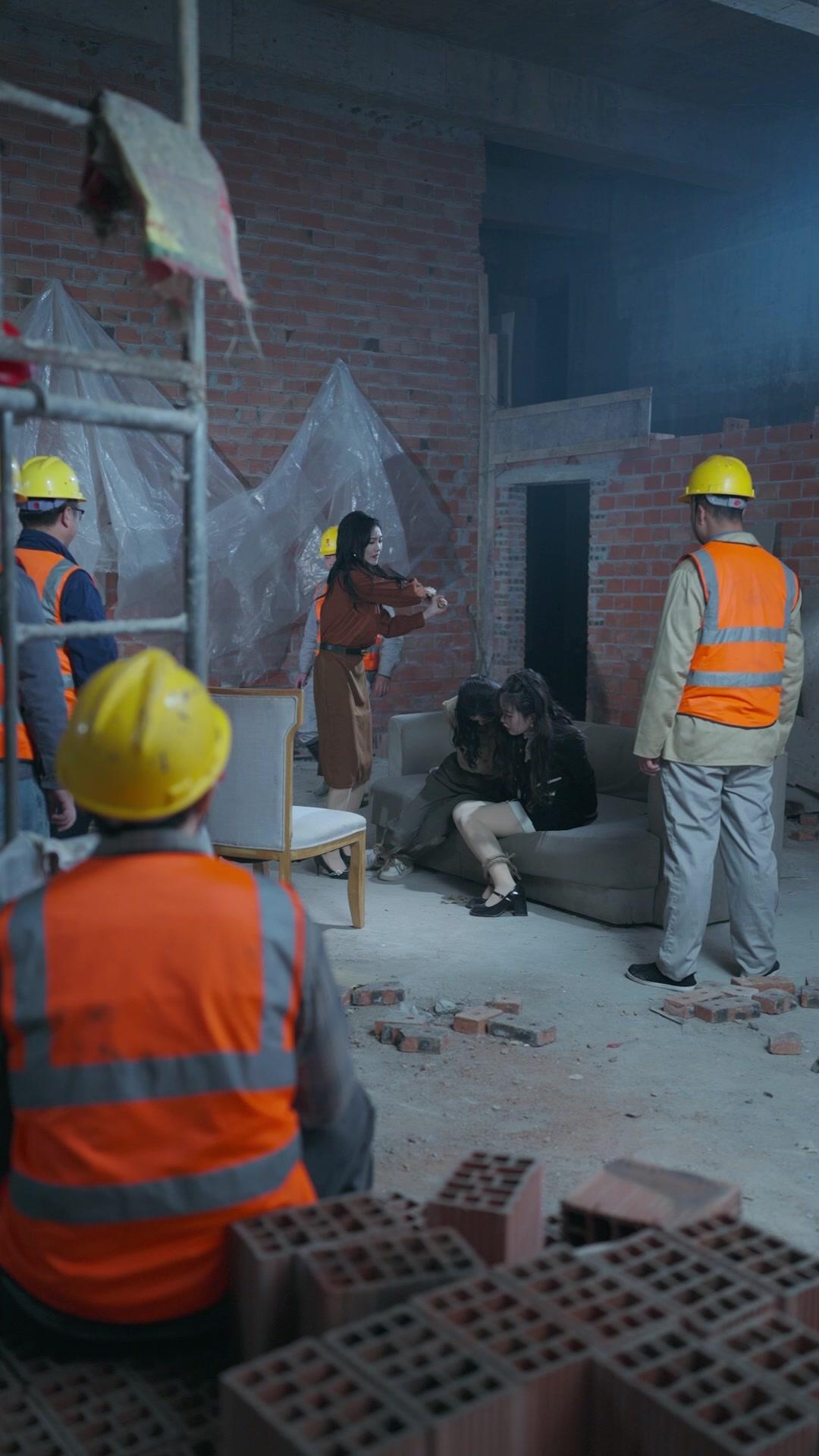 Wife? No, Queen of Ruin!