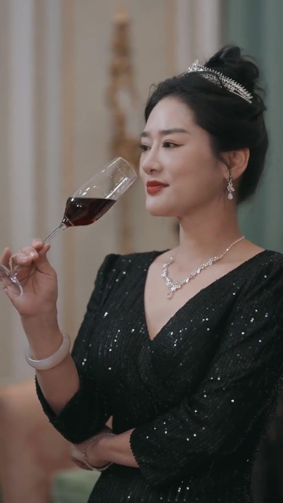 Ms. Nightingale Is Back