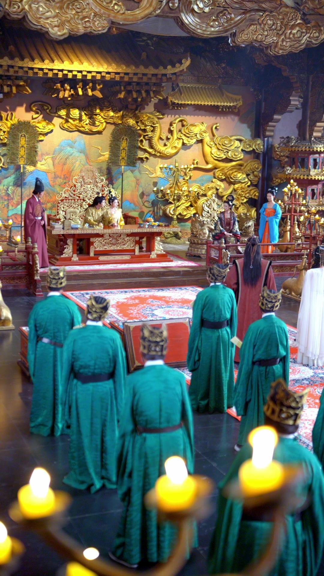 Sandiwara Kaisar Palsu