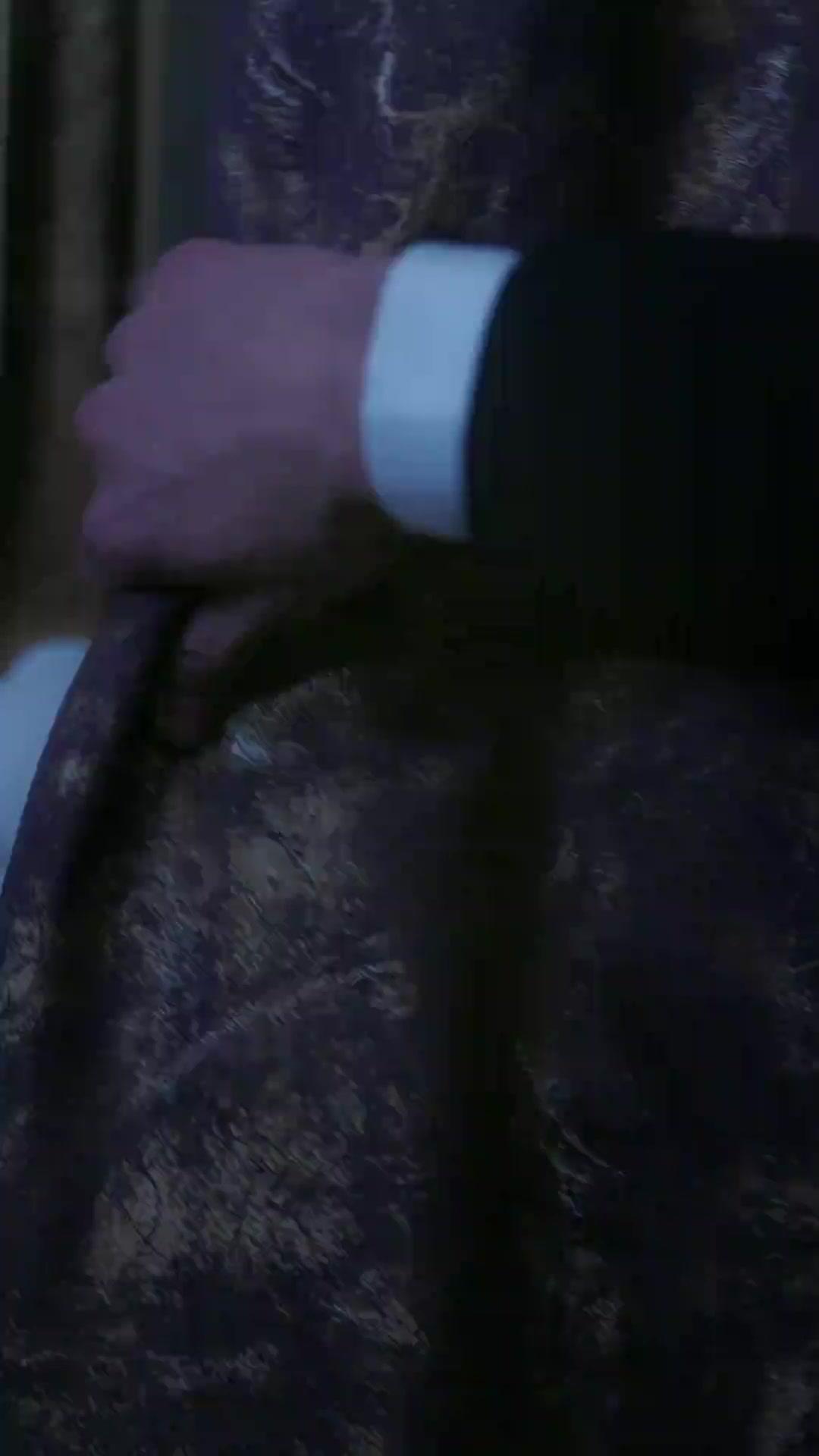 鏡の中の見知らぬ顔