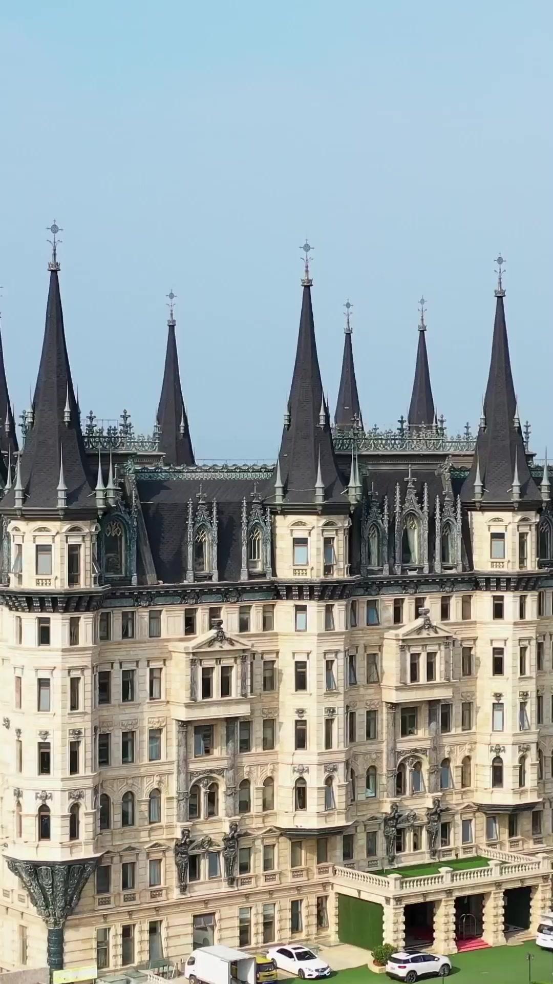 Il sipario cala, ci siamo noi