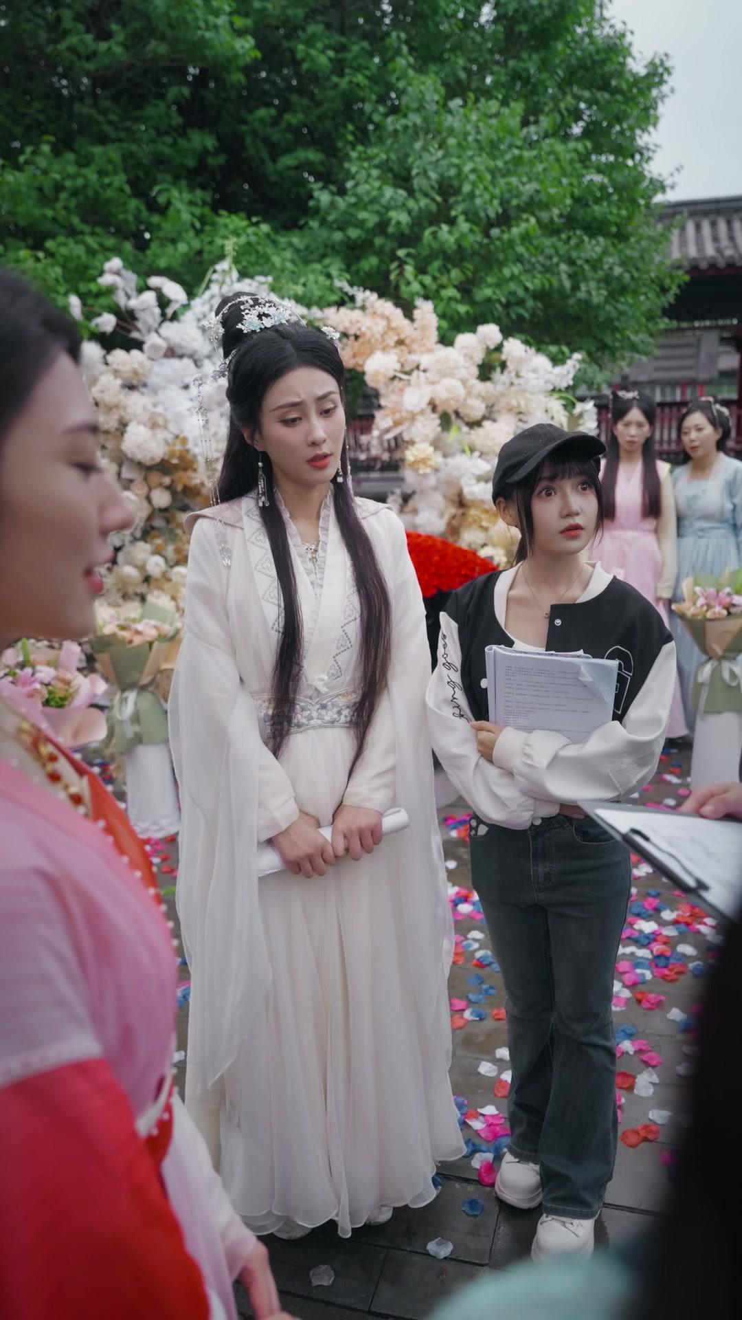 Cinta Kontrak, Bos Cemburu!