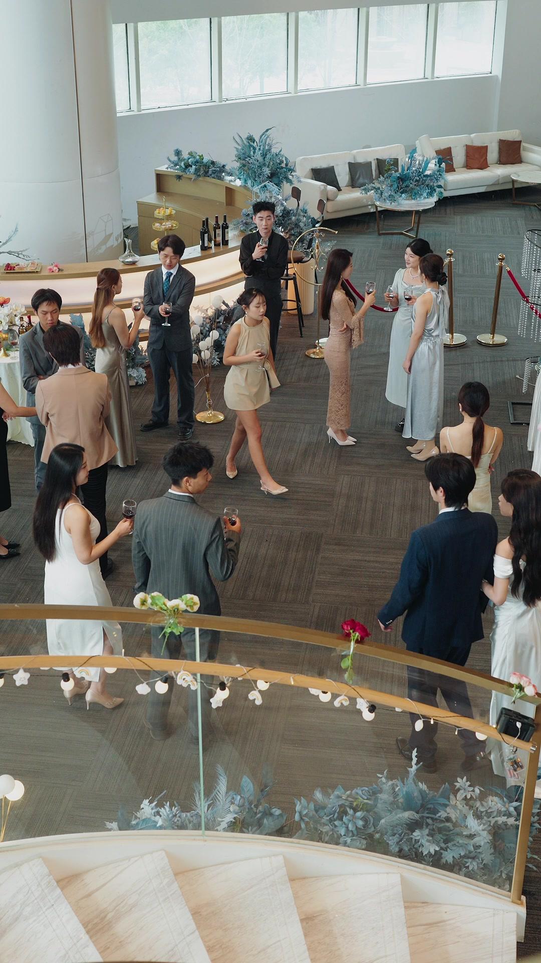 MARI PAR CONTRAT : MI-MILLIARD