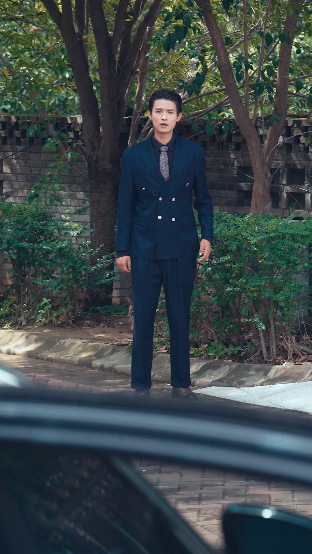 Die Familie ließ sie schuften, doch sie heiratete das Glück.