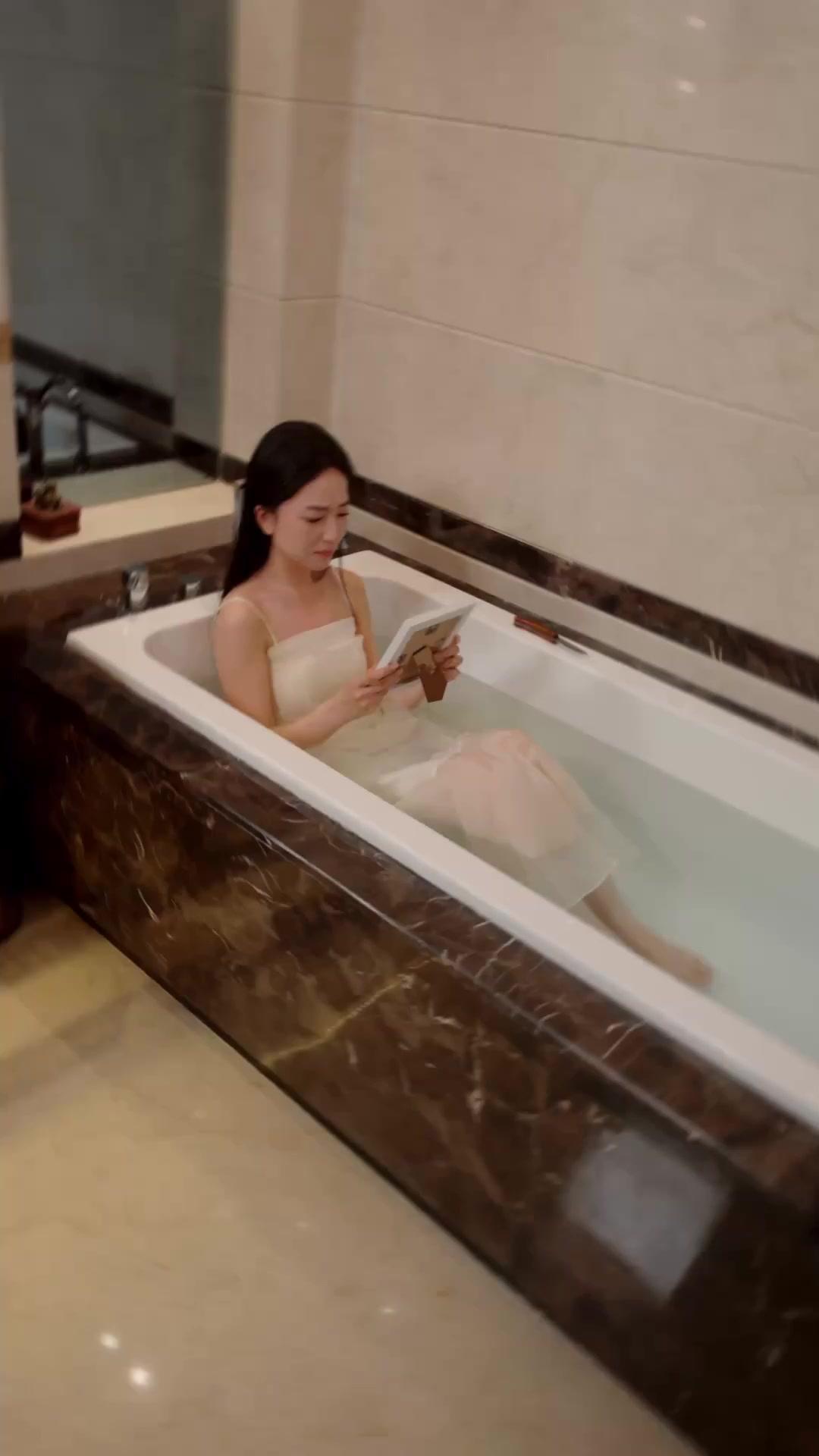 Cahaya Bulan Terkandas