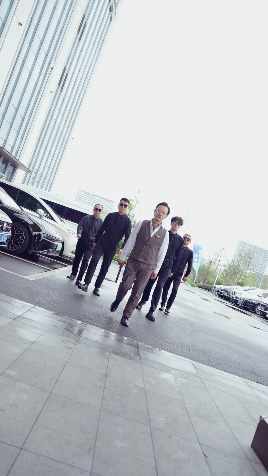 牛馬翻身！我變千億富豪