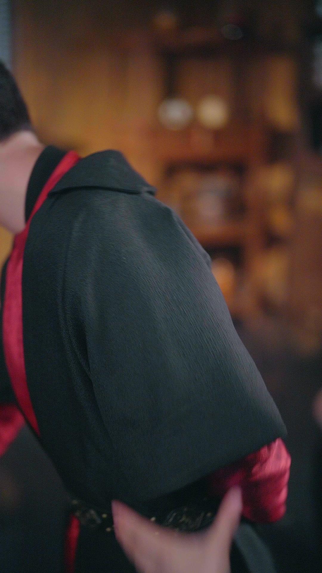 穿越成妃，但我想準時下班