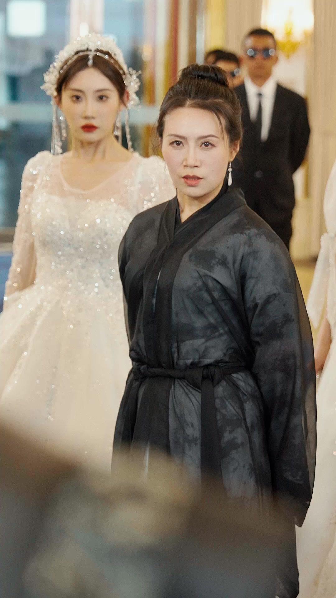  Satpam Yang Punya 3 Tunangan Cantik 